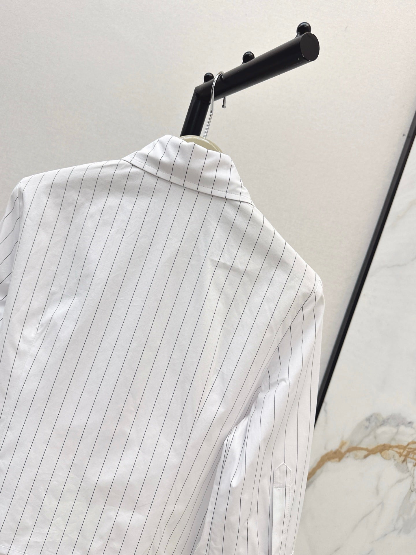 Bur* 25ss Three-quarter sleeves cropped shirt