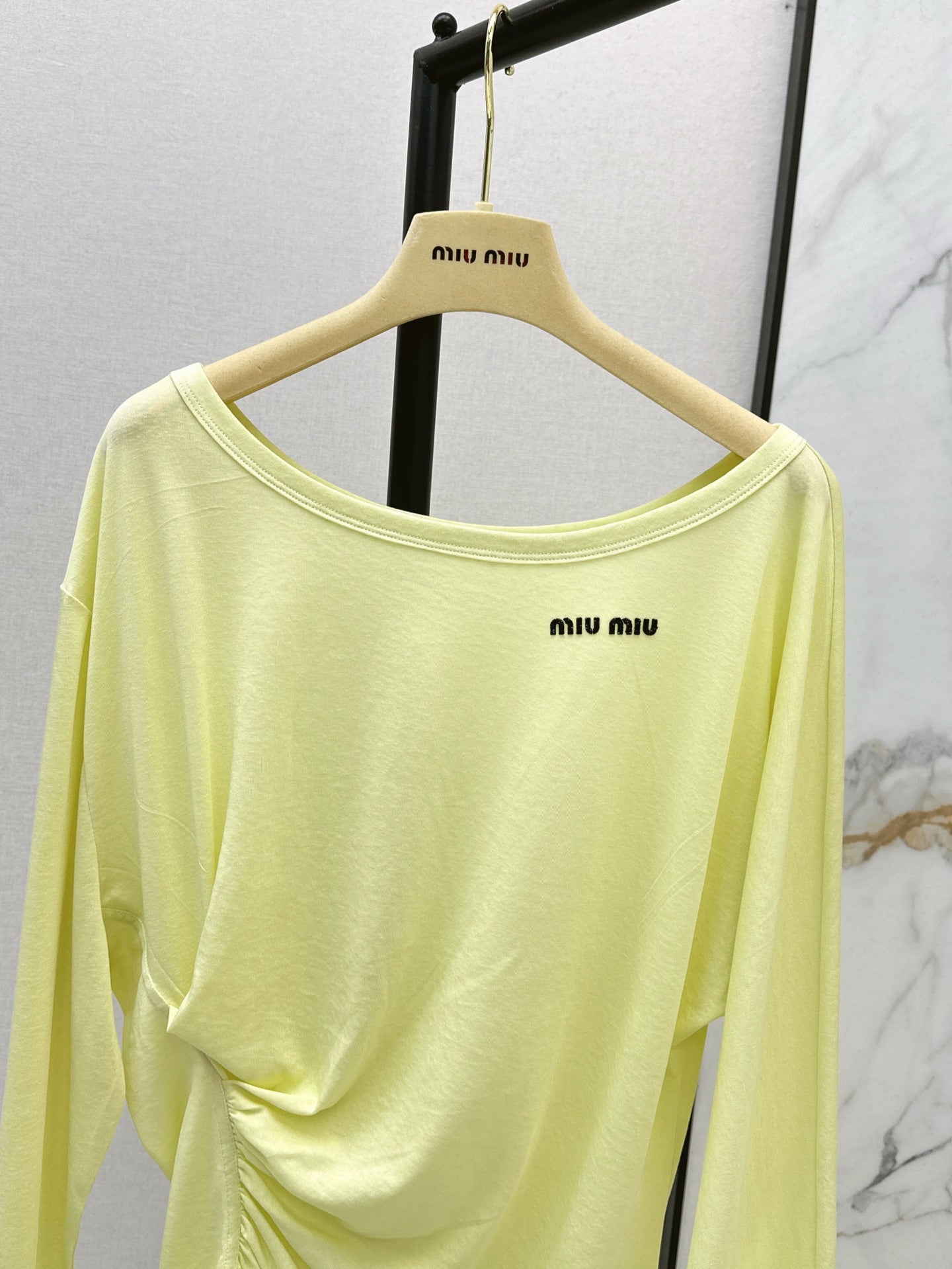 M*u 25ss Boat neck pullover top