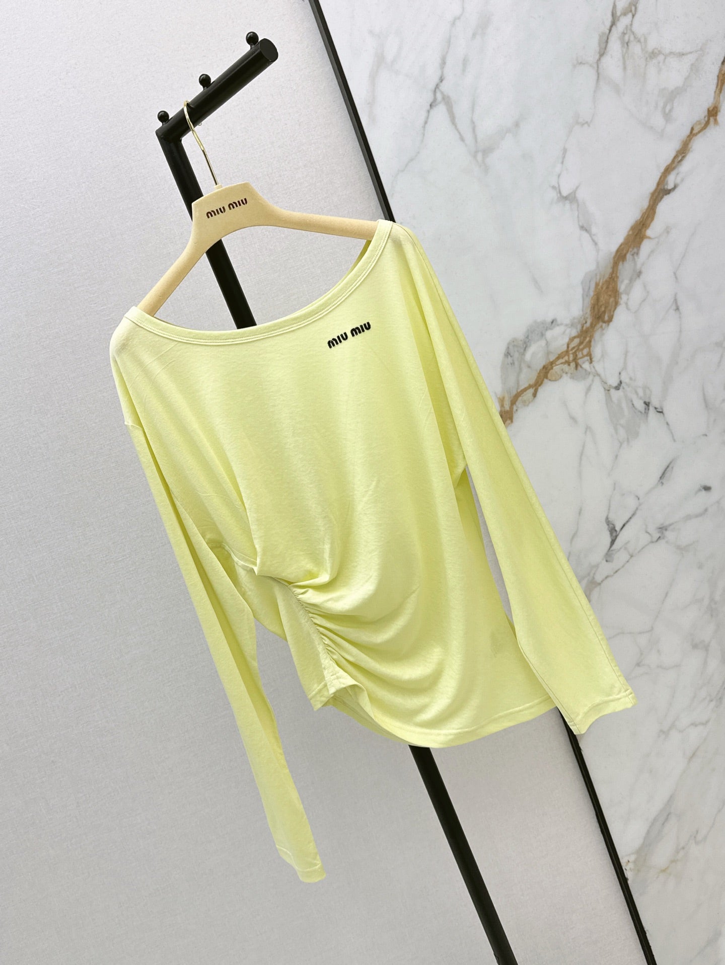 M*u 25ss Boat neck pullover top