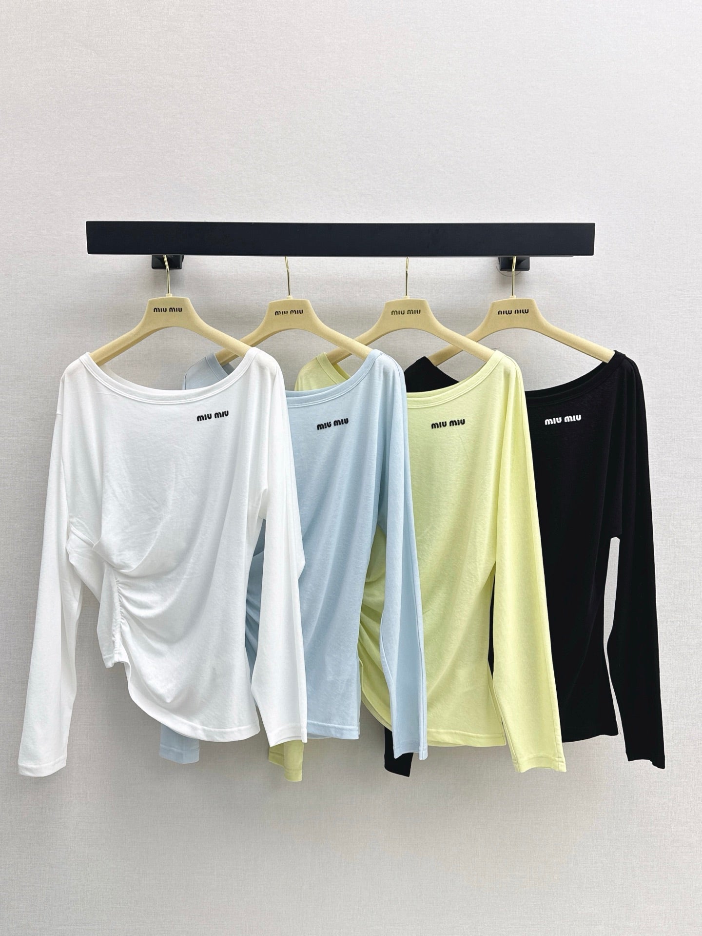 M*u 25ss Boat neck pullover top