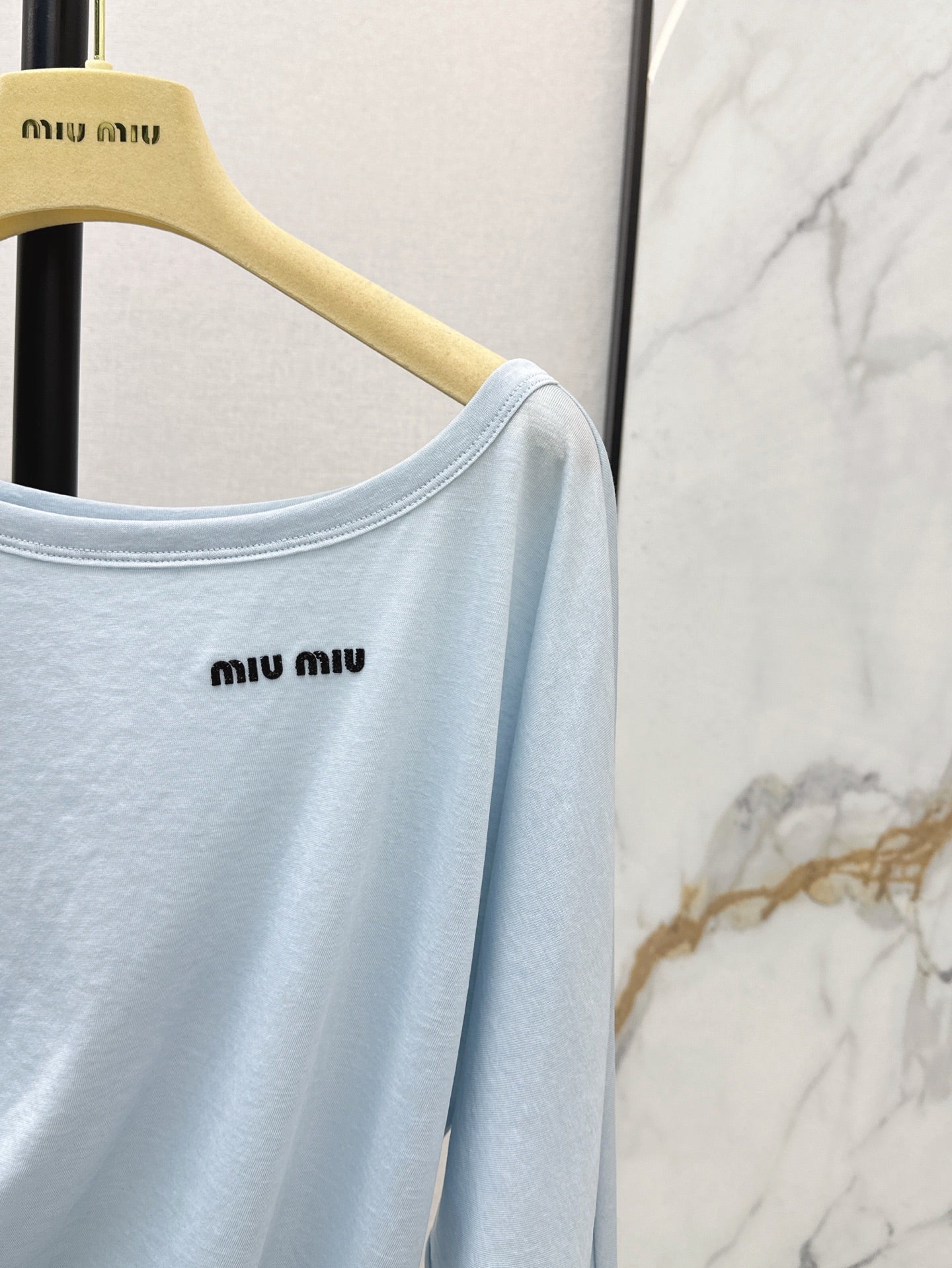 M*u 25ss Boat neck pullover top