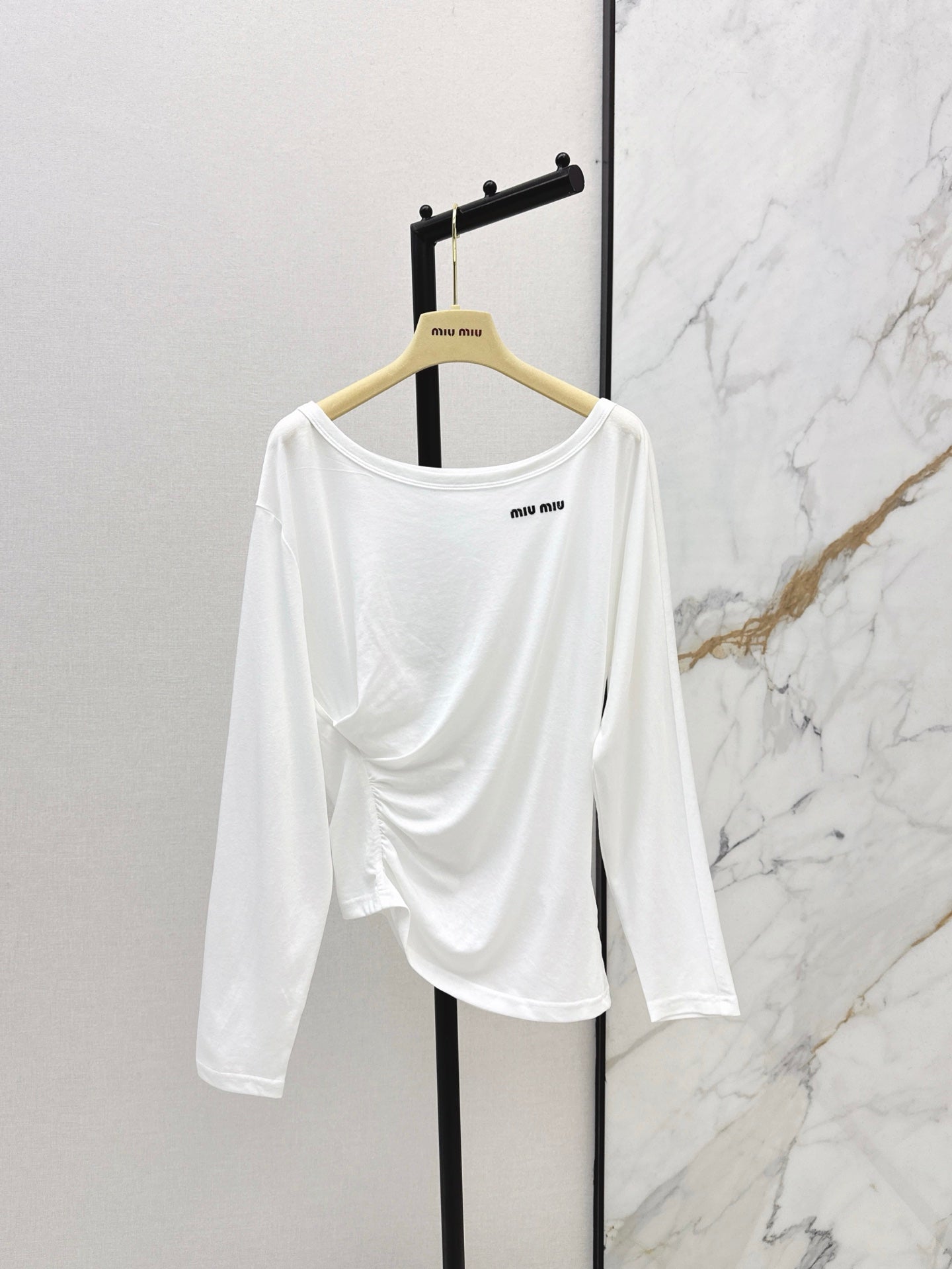 M*u 25ss Boat neck pullover top