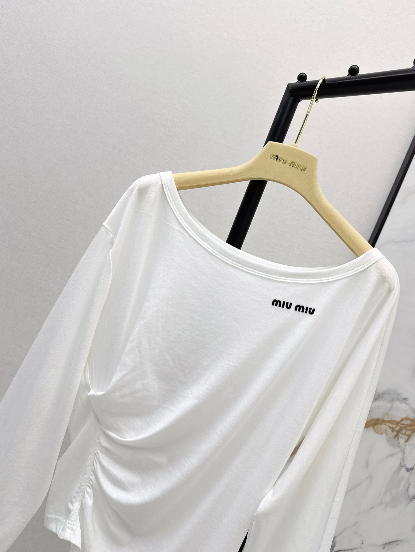 M*u 25ss Boat neck pullover top