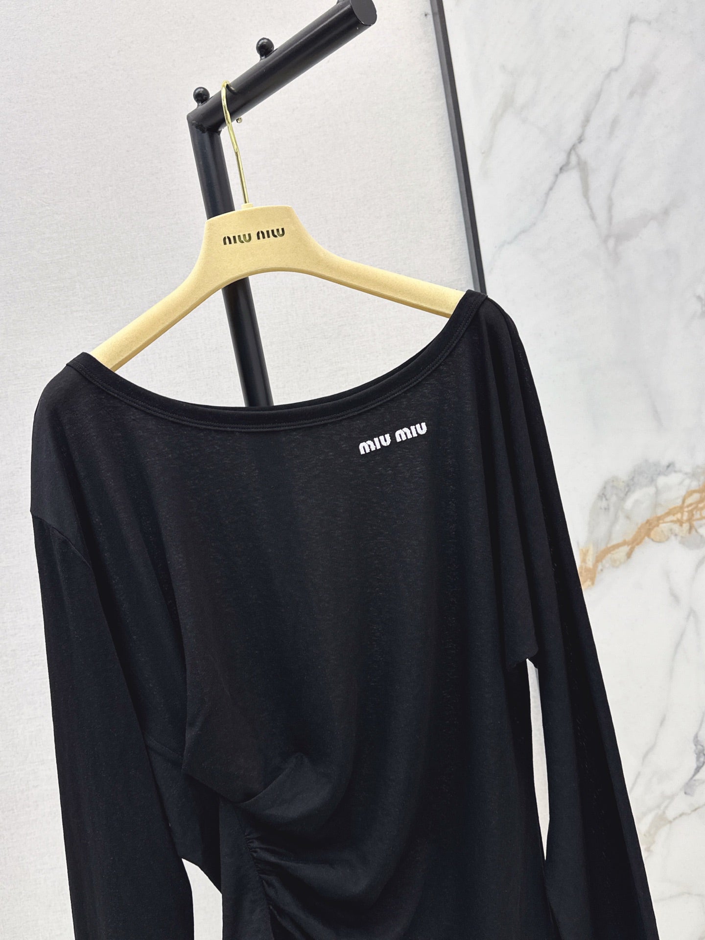 M*u 25ss Boat neck pullover top