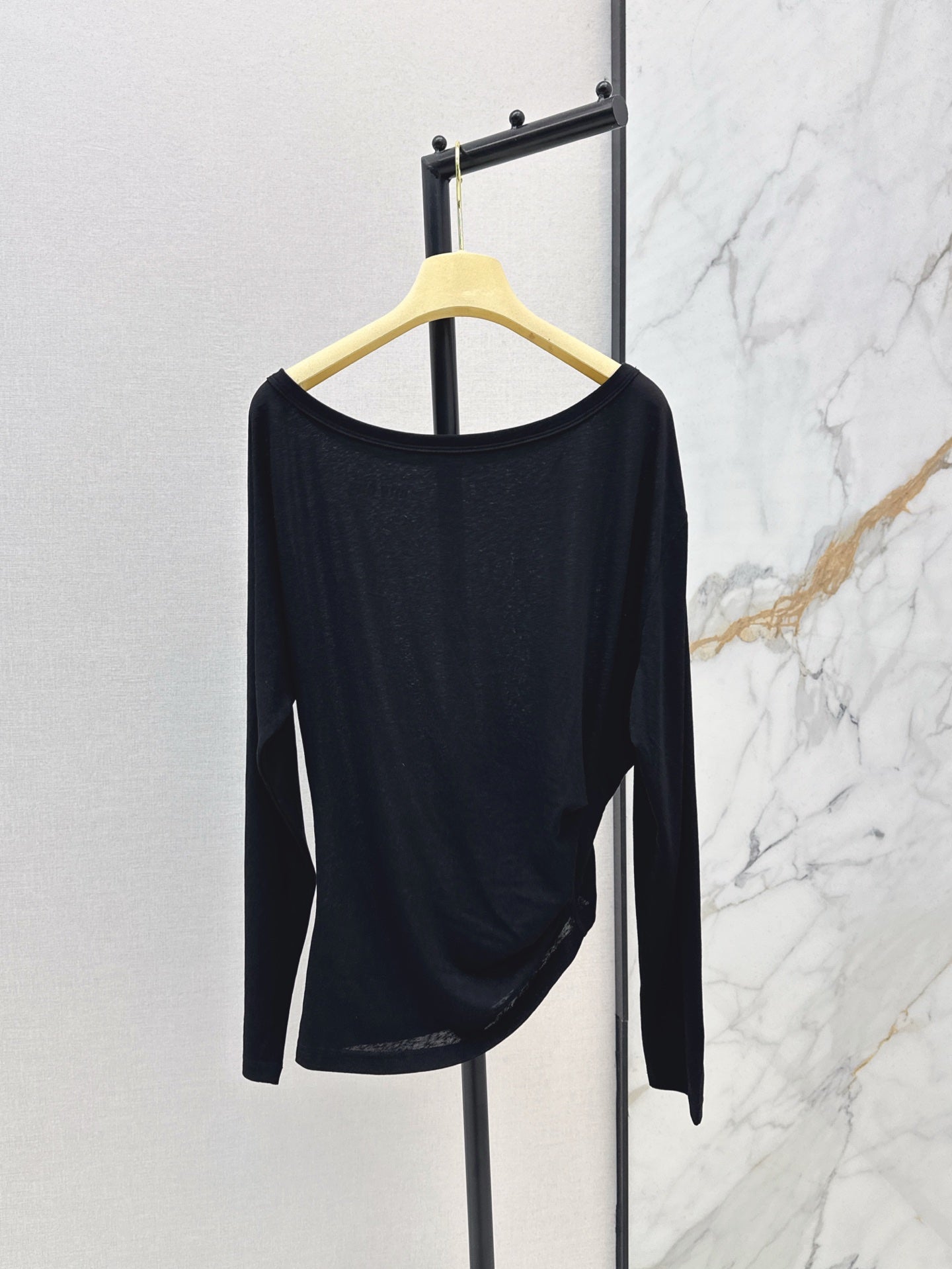 M*u 25ss Boat neck pullover top