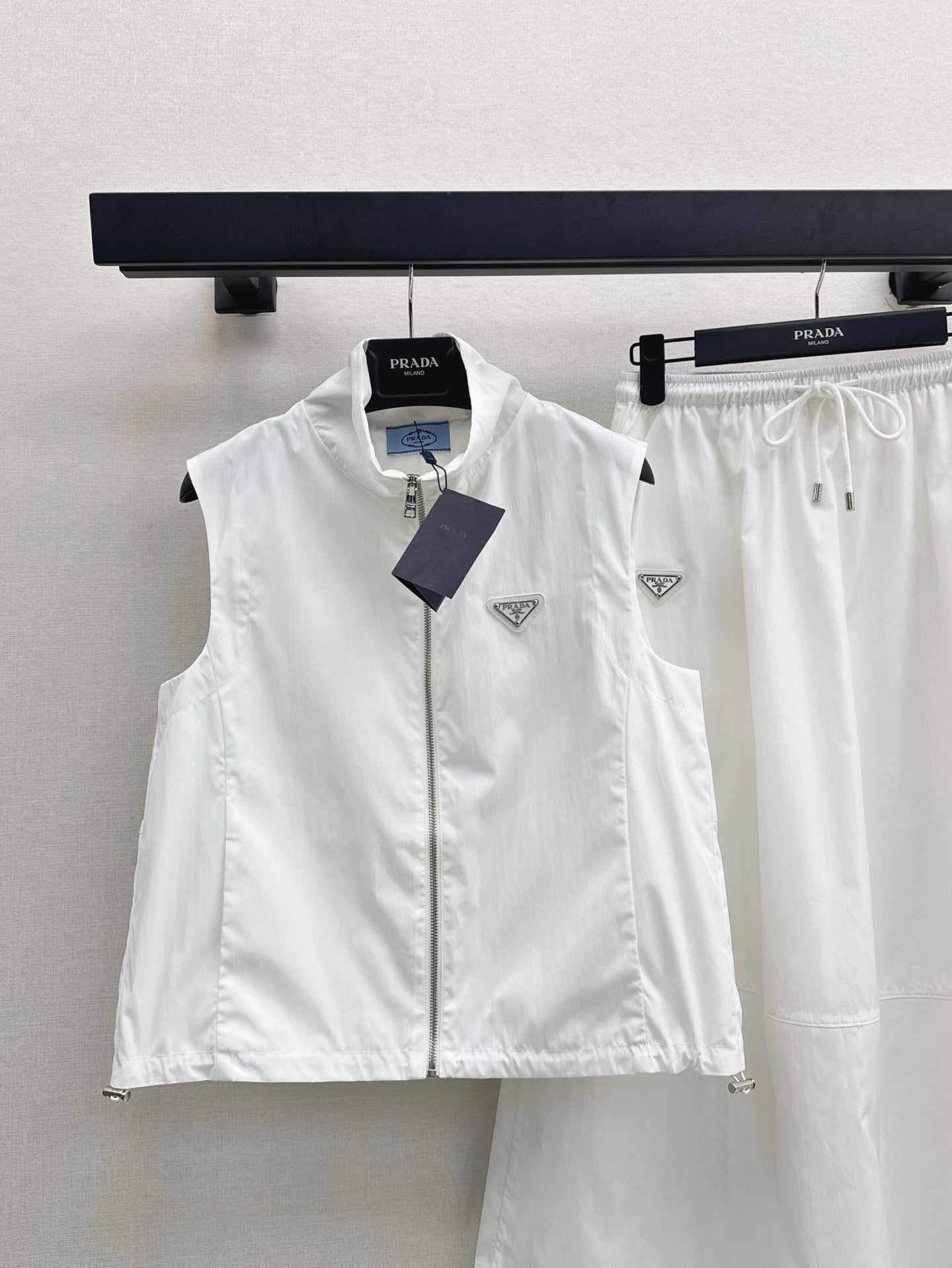 Pra* 25ss sleeveless jacket and skirt suit