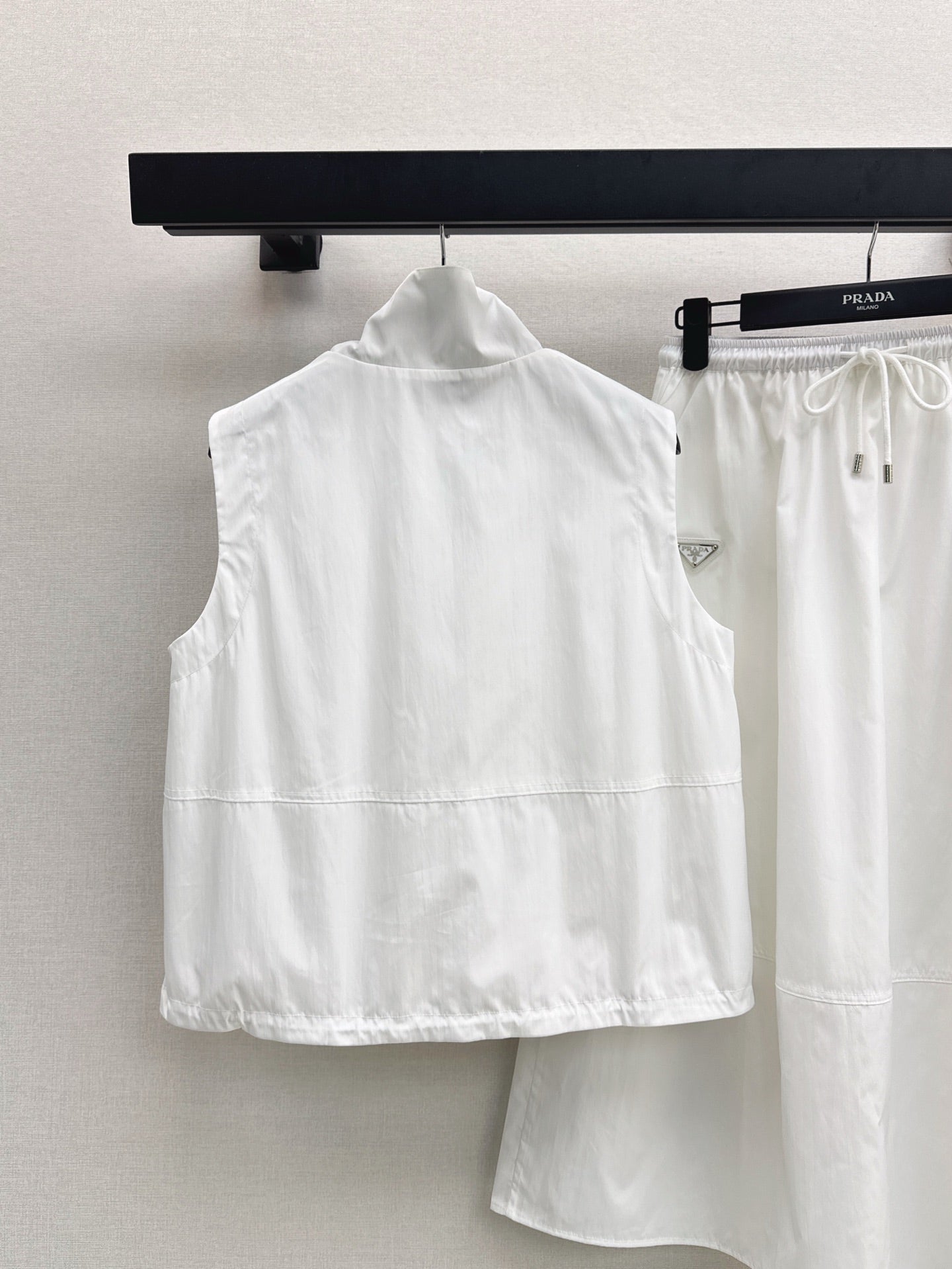 Pra* 25ss sleeveless jacket and skirt suit