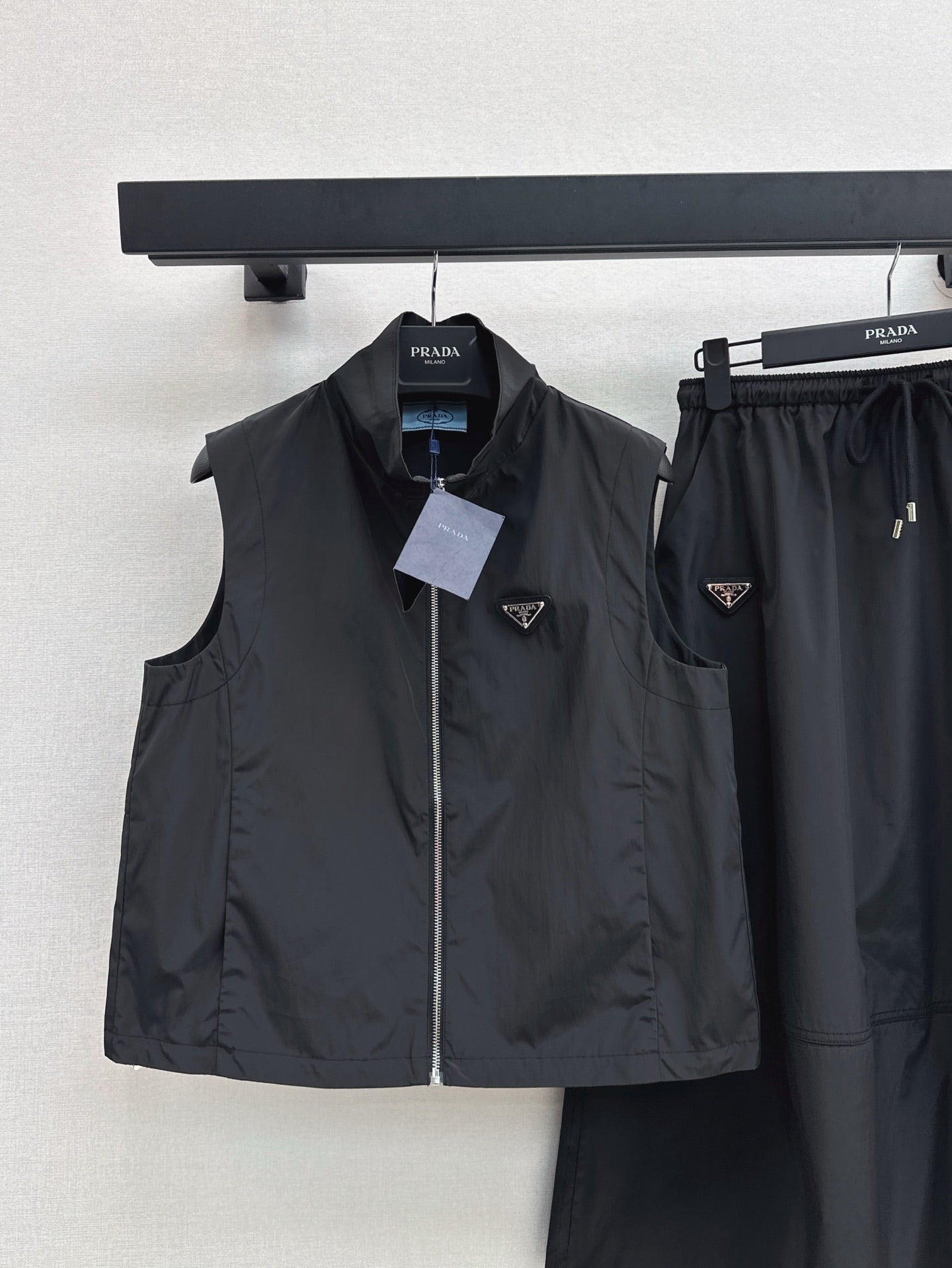 Pra* 25ss sleeveless jacket and skirt suit