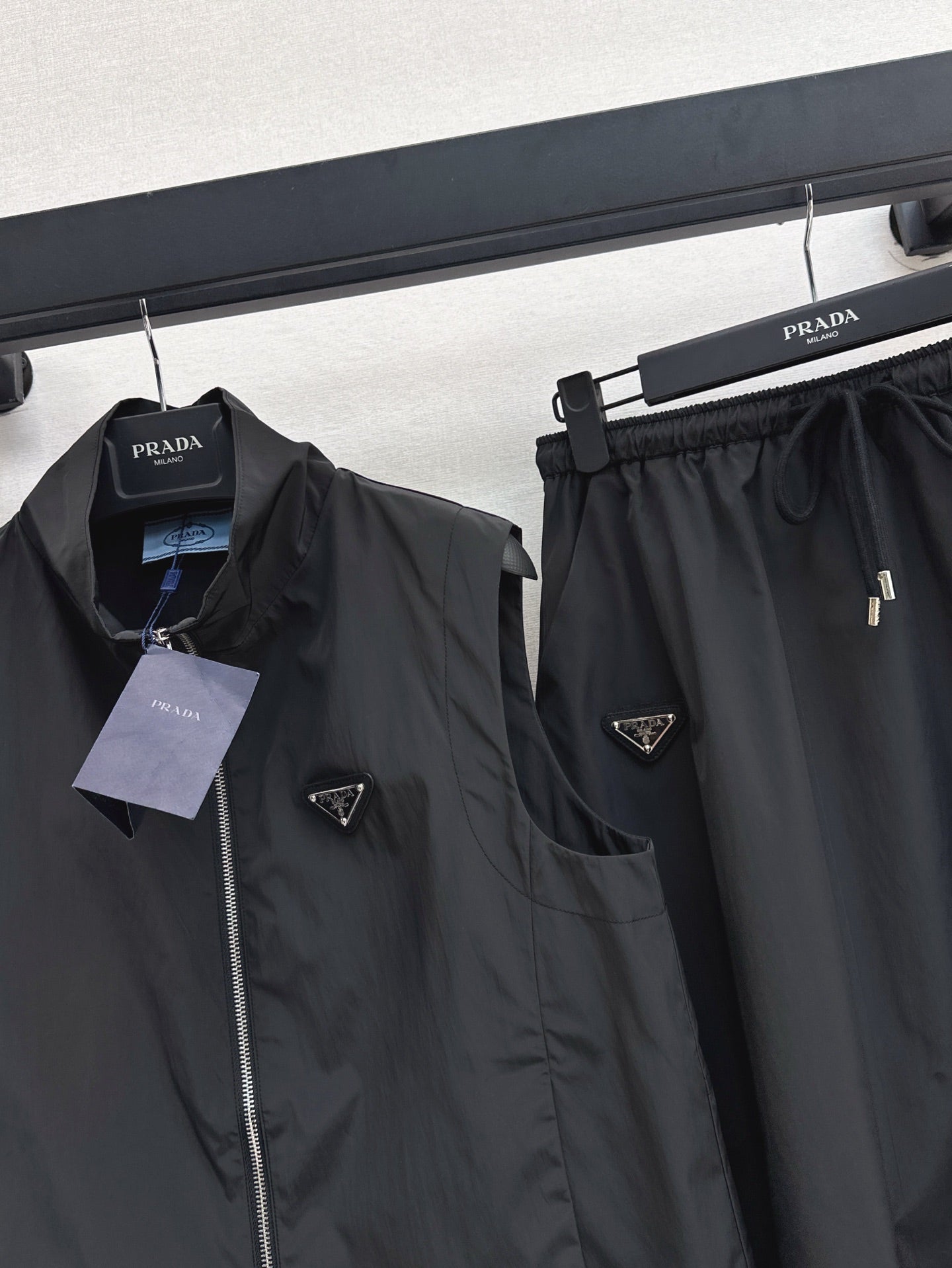 Pra* 25ss sleeveless jacket and skirt suit