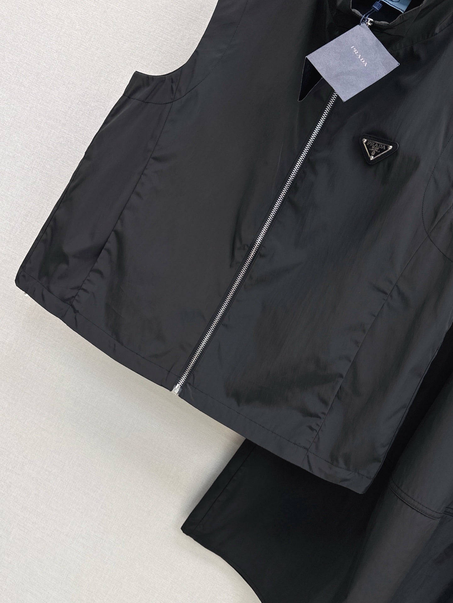 Pra* 25ss sleeveless jacket and skirt suit