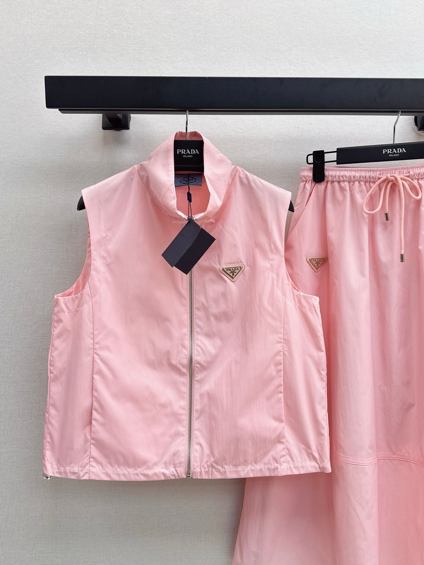 Pra* 25ss sleeveless jacket and skirt suit