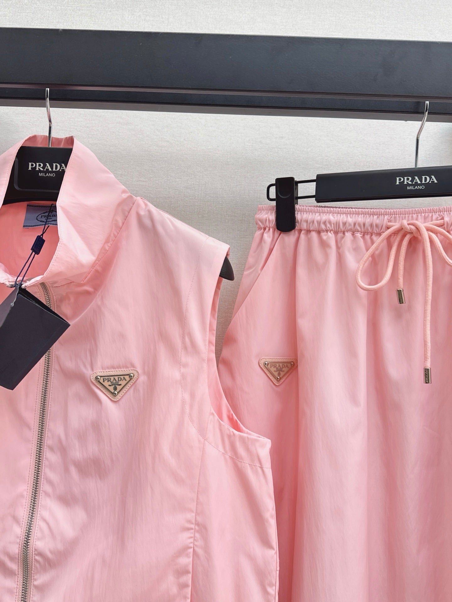 Pra* 25ss sleeveless jacket and skirt suit