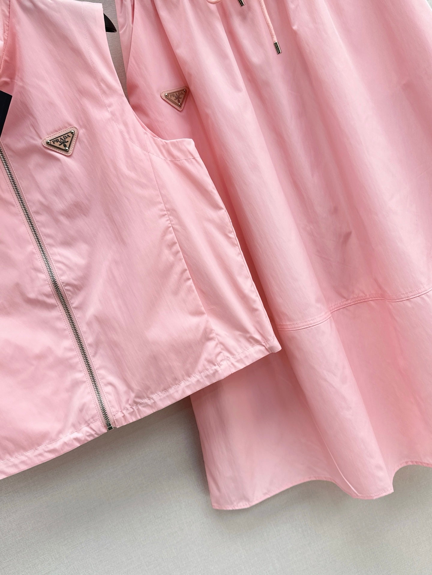 Pra* 25ss sleeveless jacket and skirt suit