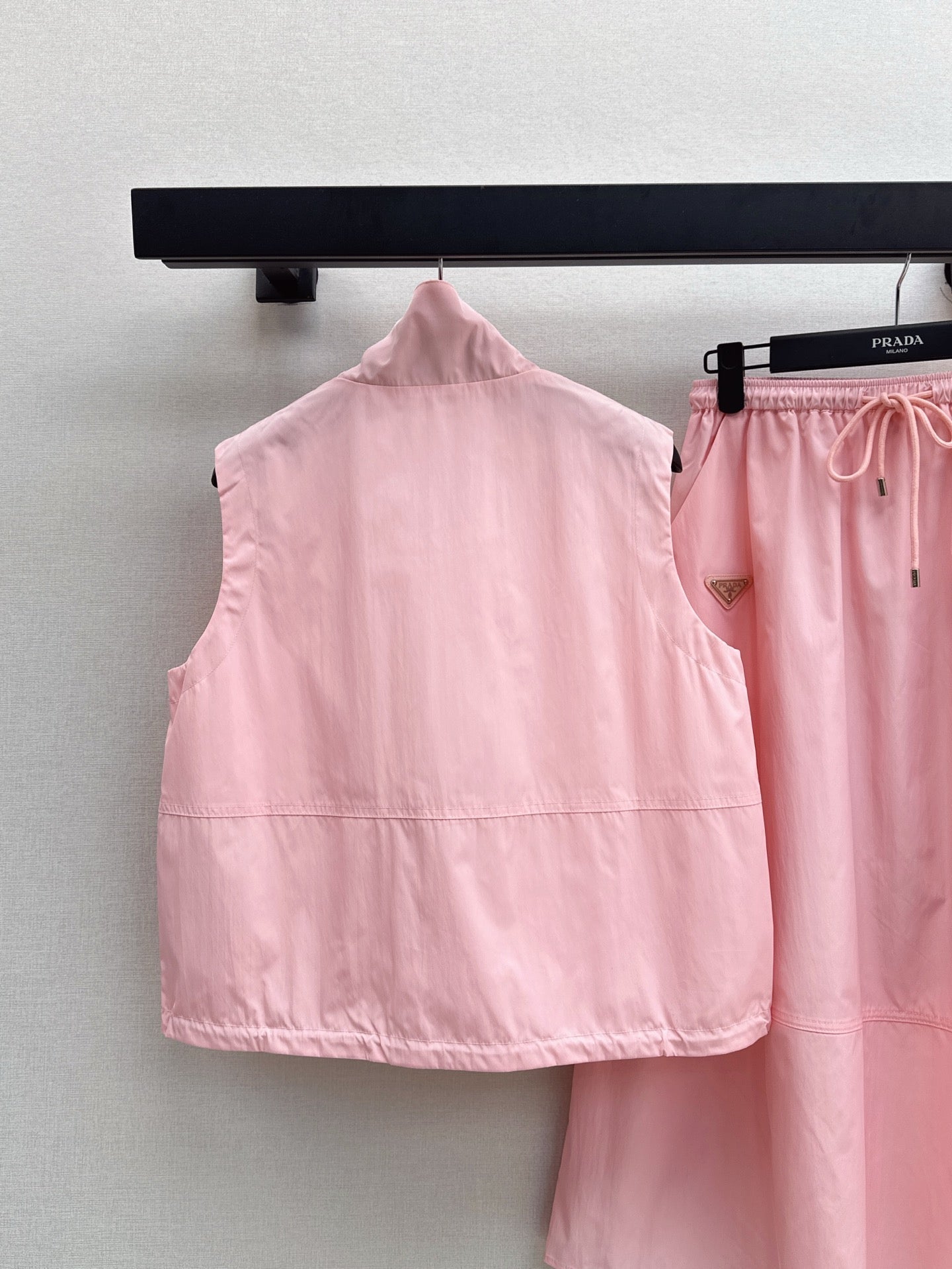 Pra* 25ss sleeveless jacket and skirt suit