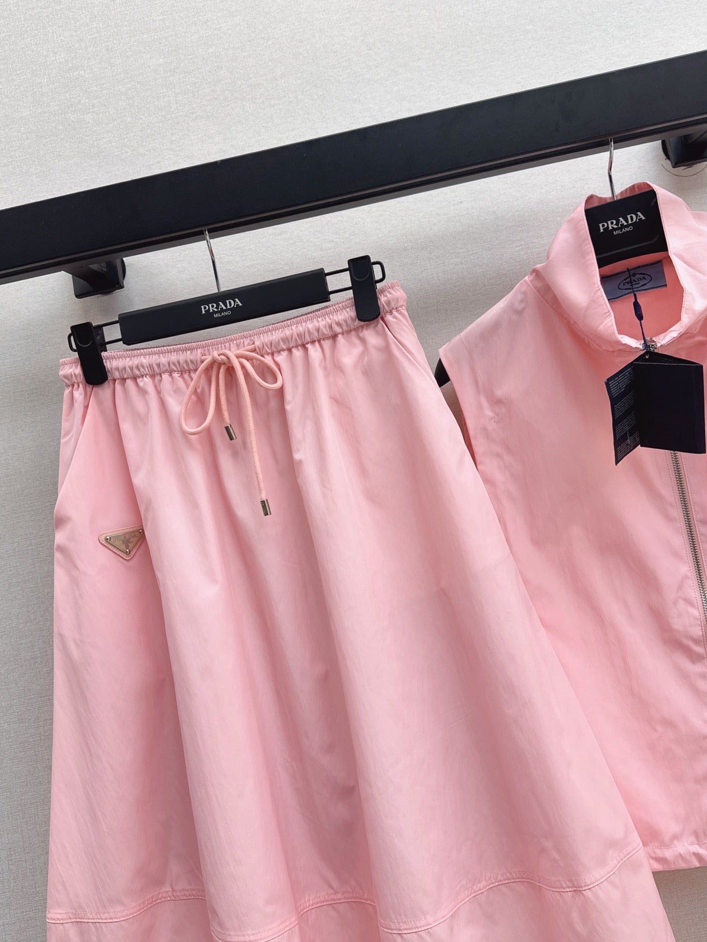 Pra* 25ss sleeveless jacket and skirt suit