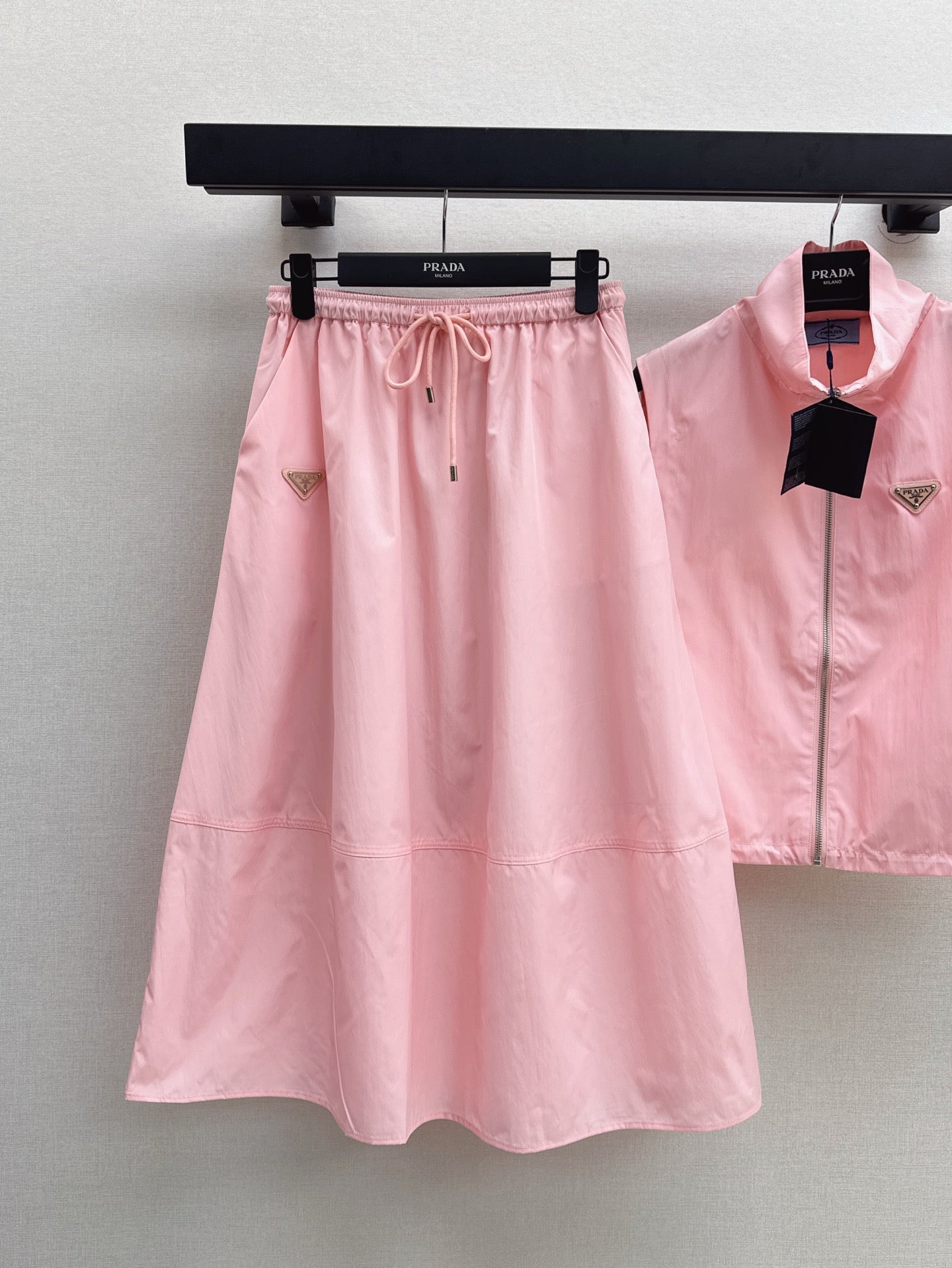 Pra* 25ss sleeveless jacket and skirt suit