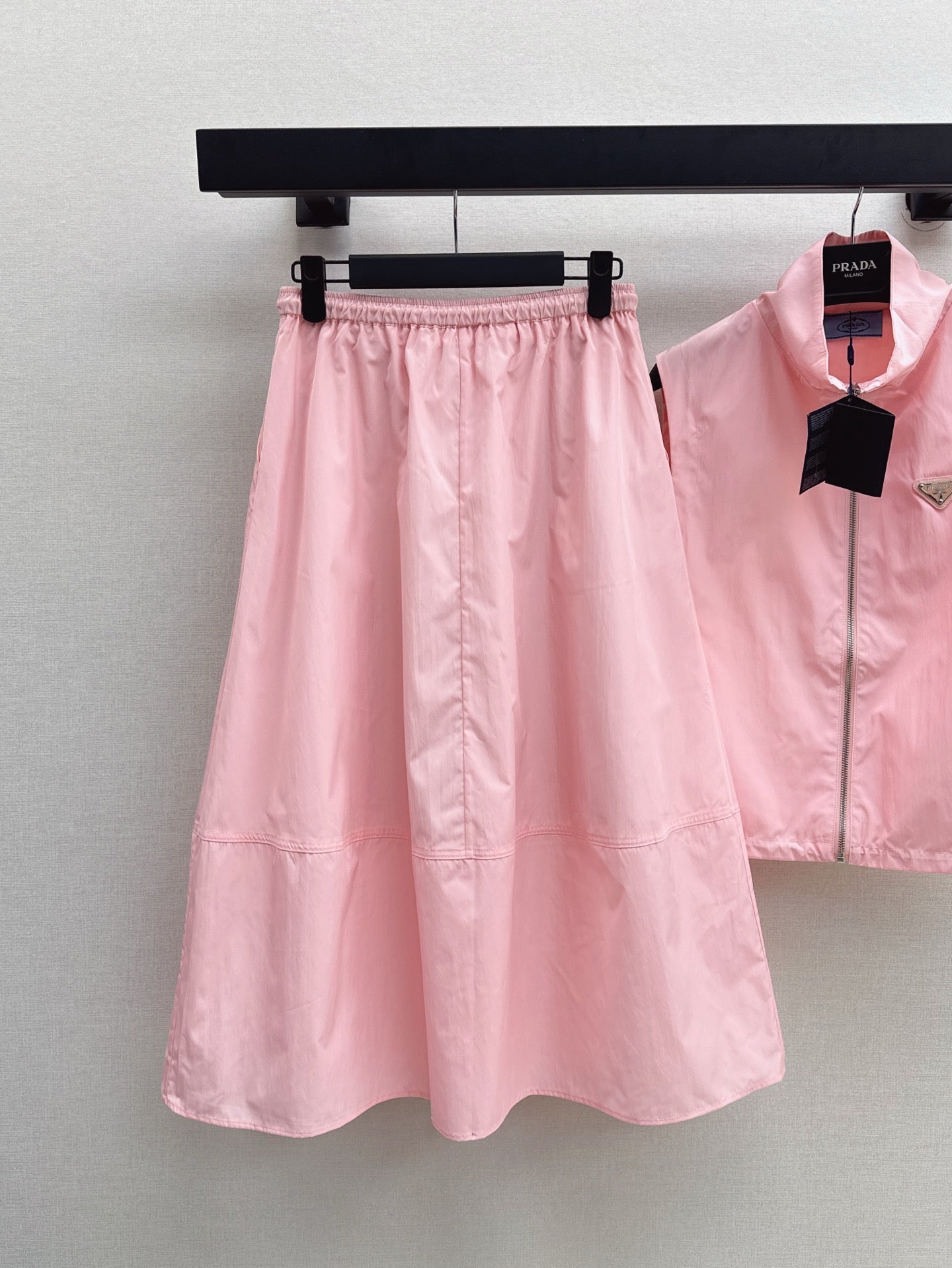 Pra* 25ss sleeveless jacket and skirt suit