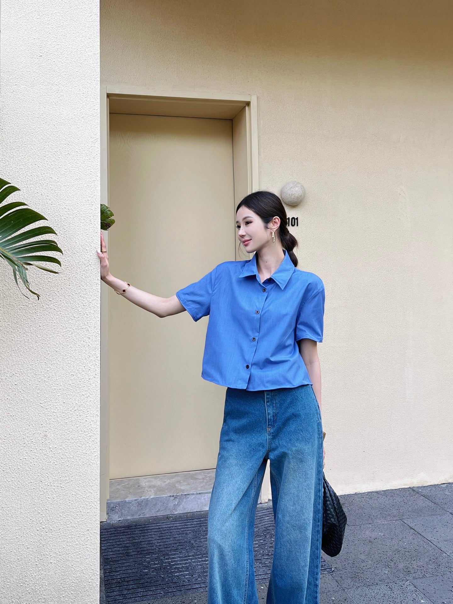 Pra* 25ss cropped cotton shirt