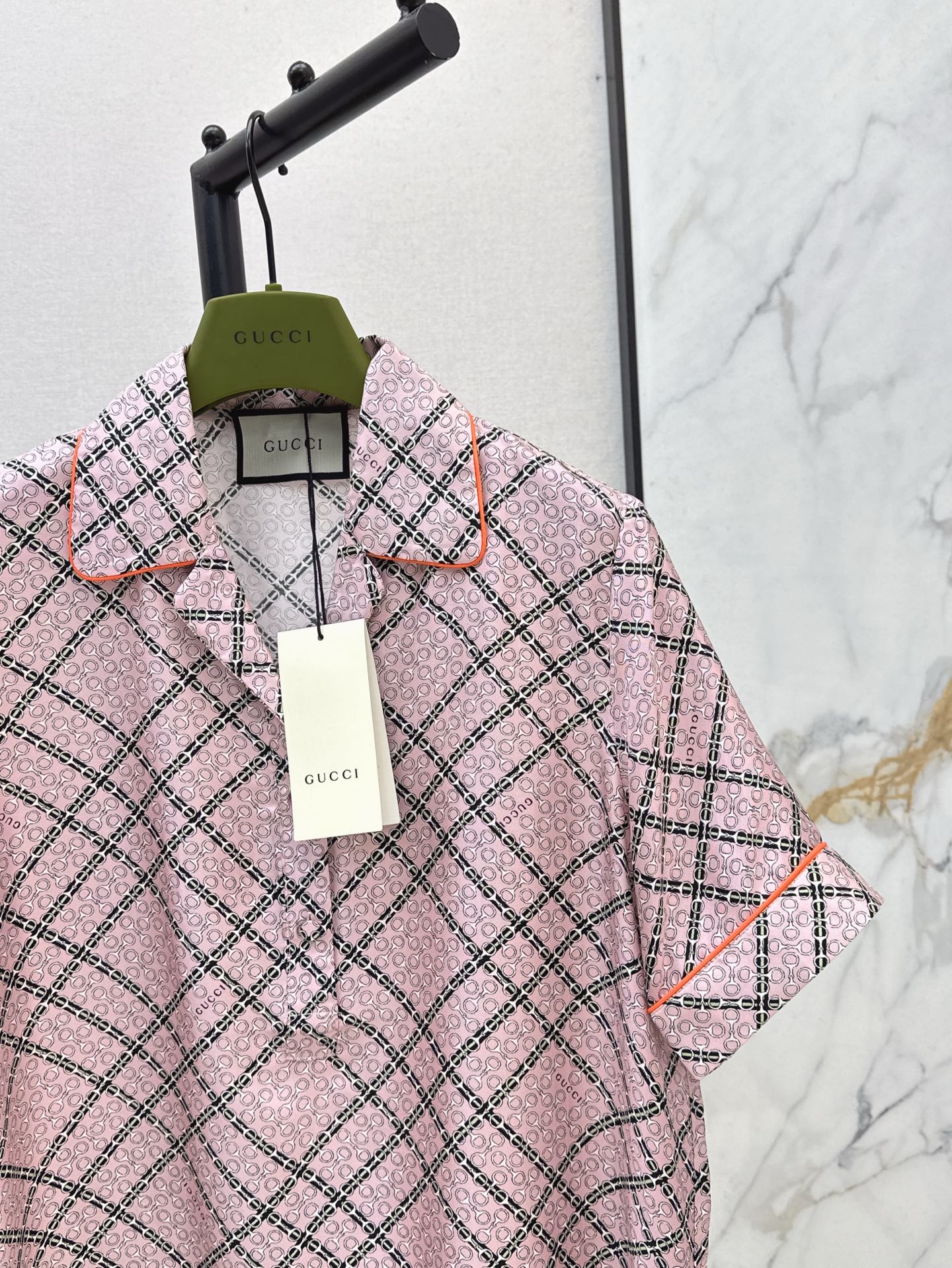 Gu* 25ss chain printed silk shirt