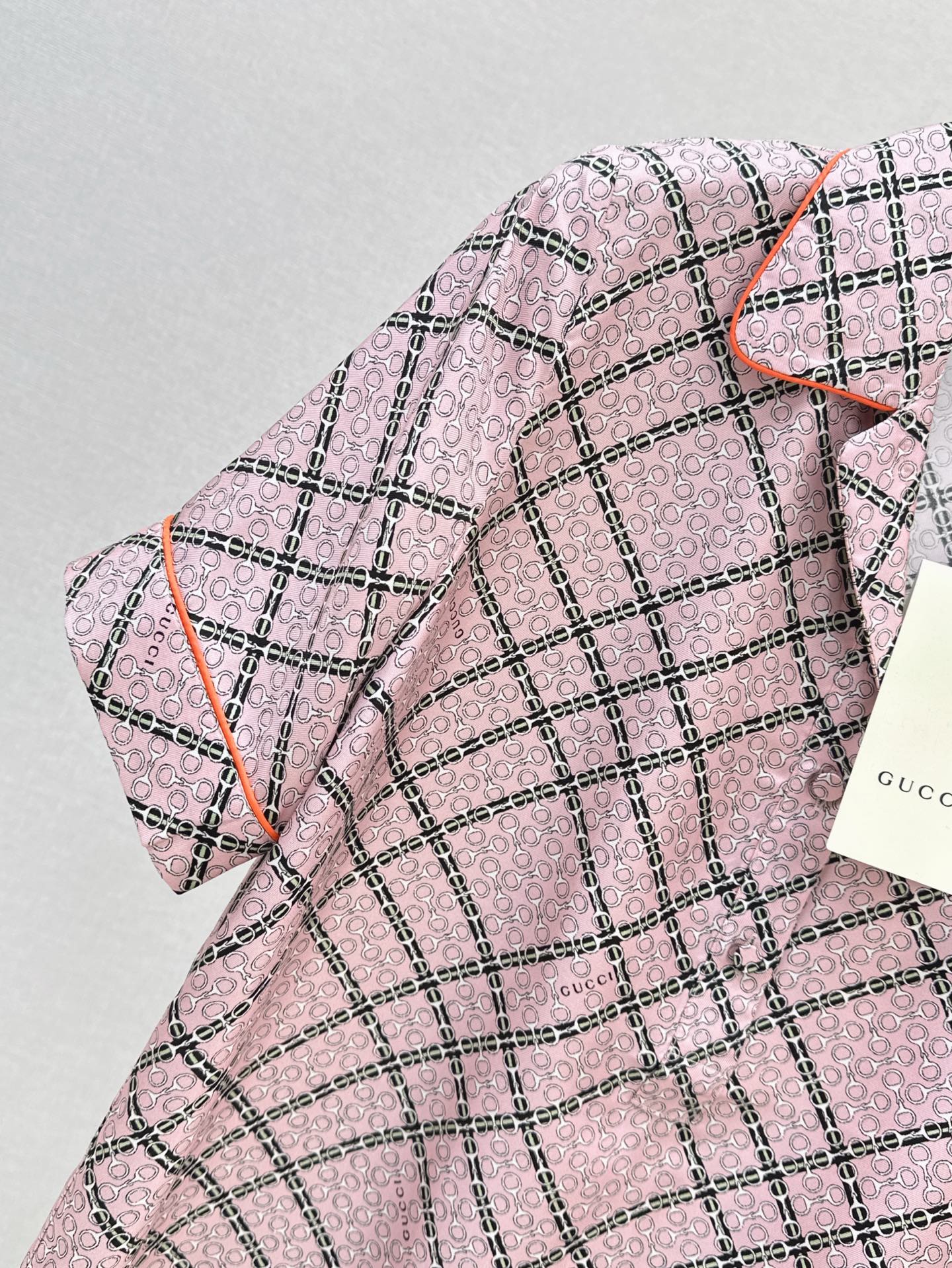 Gu* 25ss chain printed silk shirt