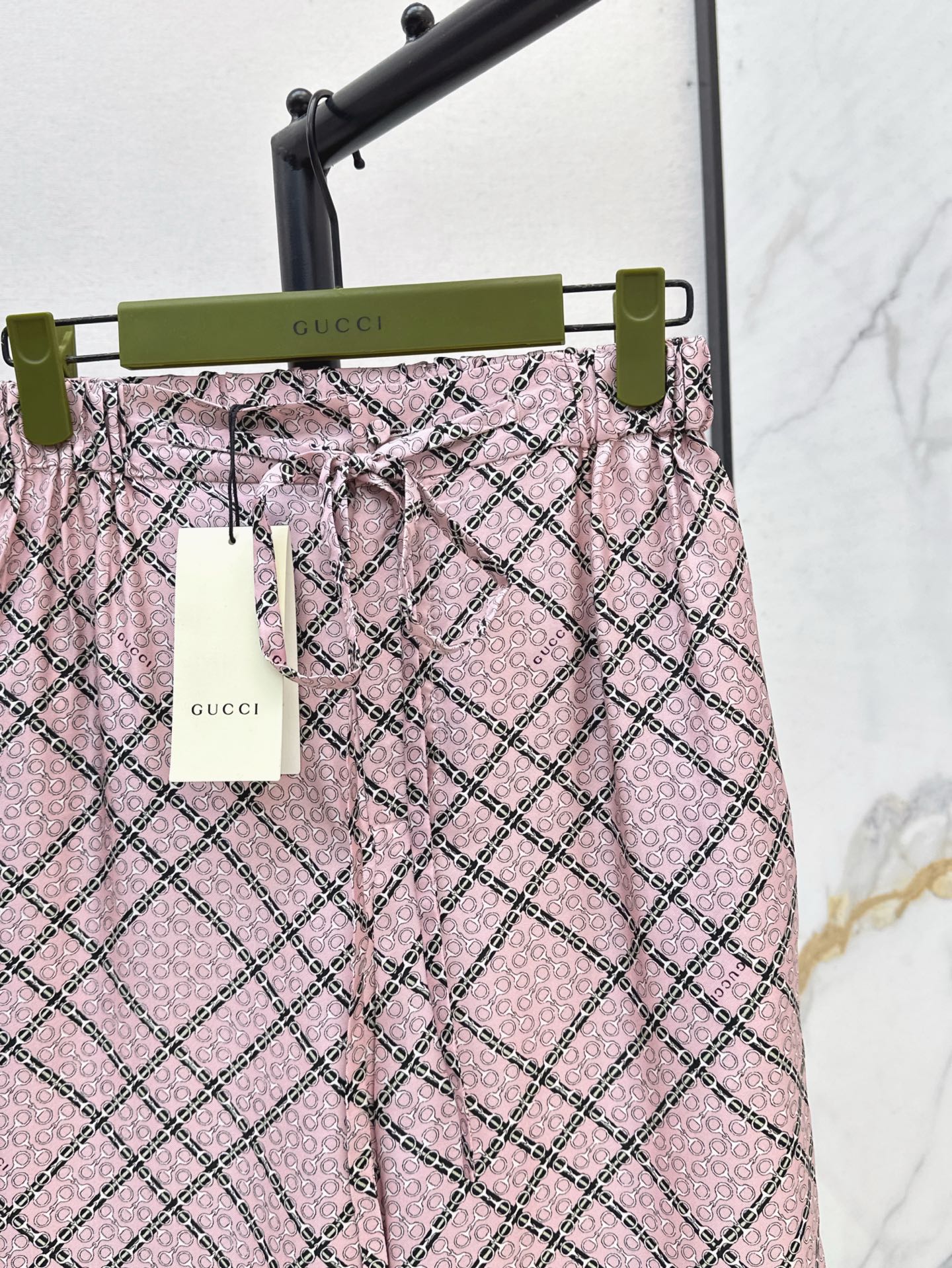 Gu* 25ss chain printed silk pants