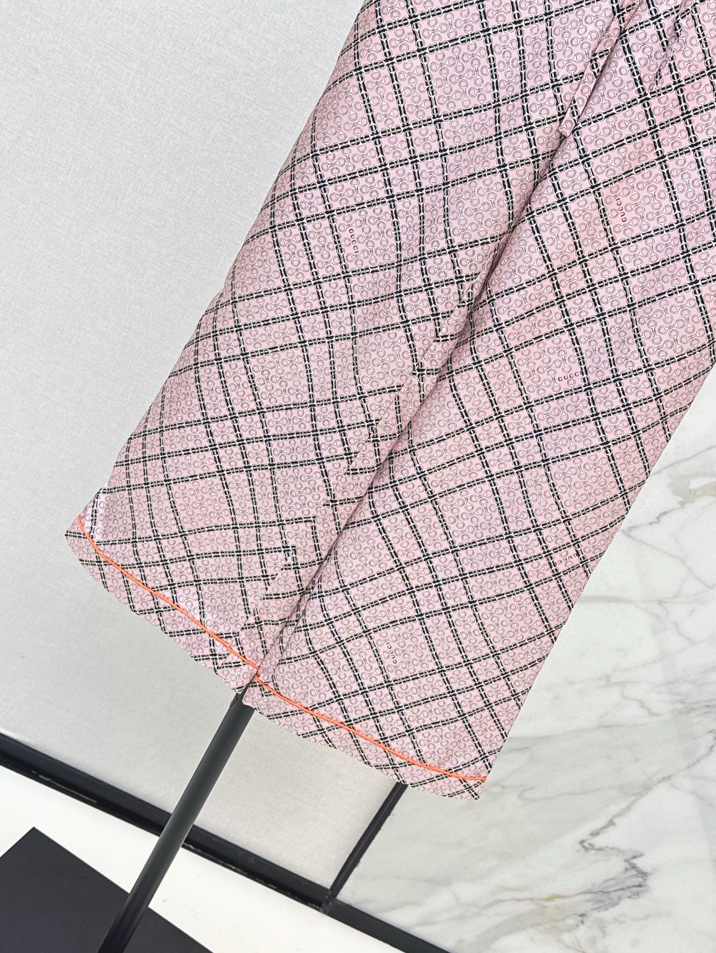 Gu* 25ss chain printed silk pants