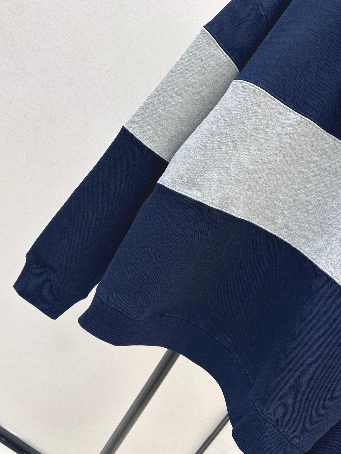 M*u 25ss colorblock lapel sweatshirt