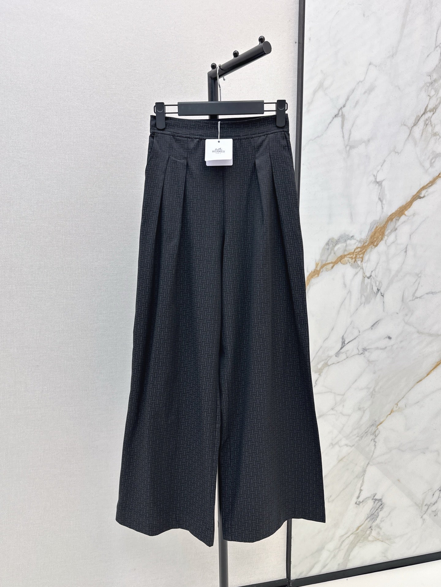 Herm* 25ss printed pleated trousers
