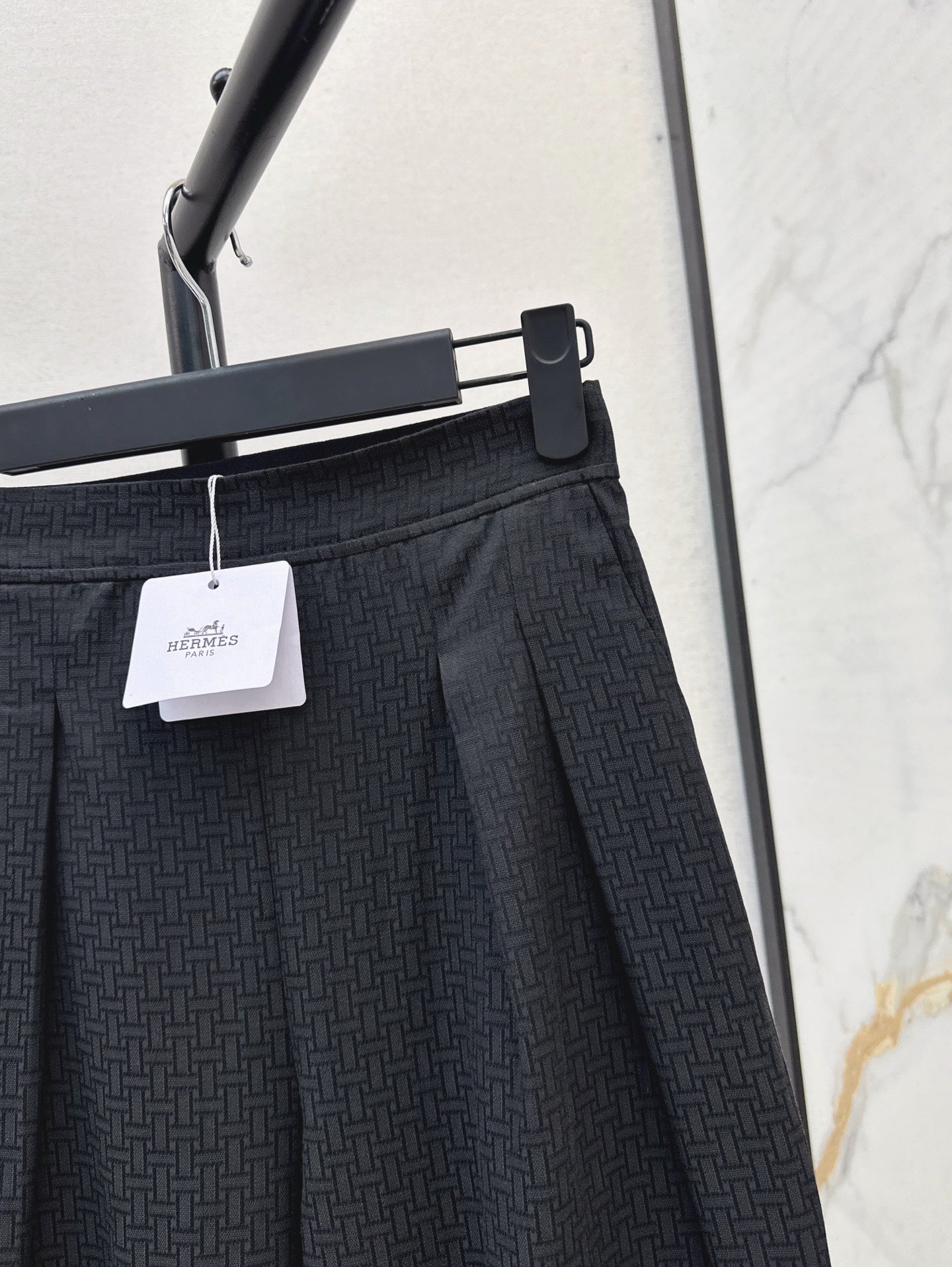 Herm* 25ss printed pleated trousers