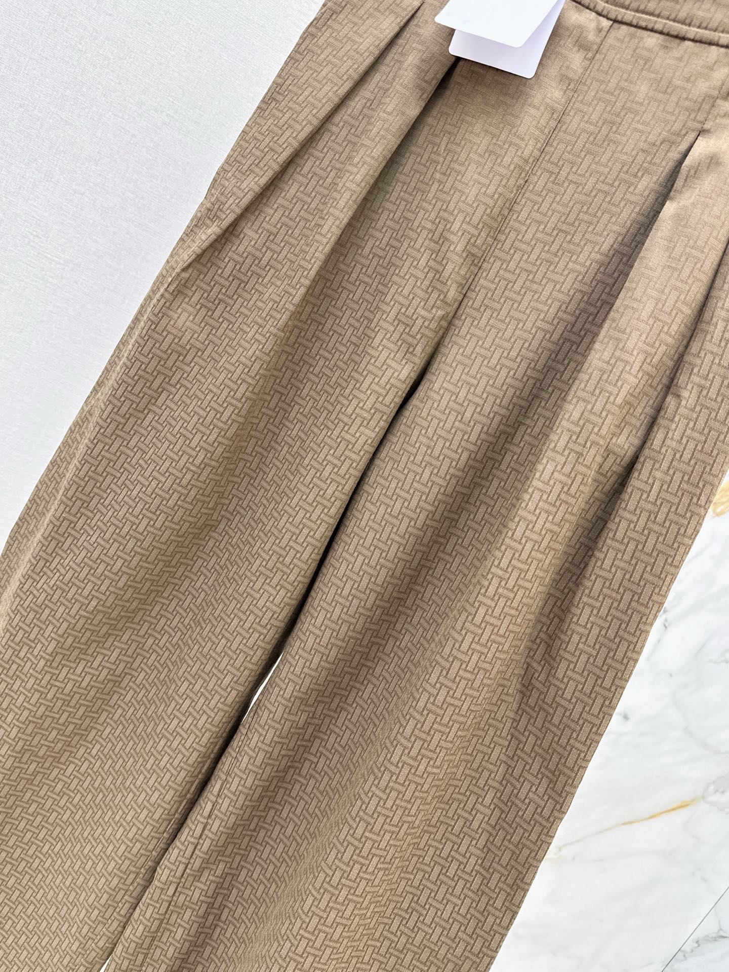 Herm* 25ss printed pleated trousers