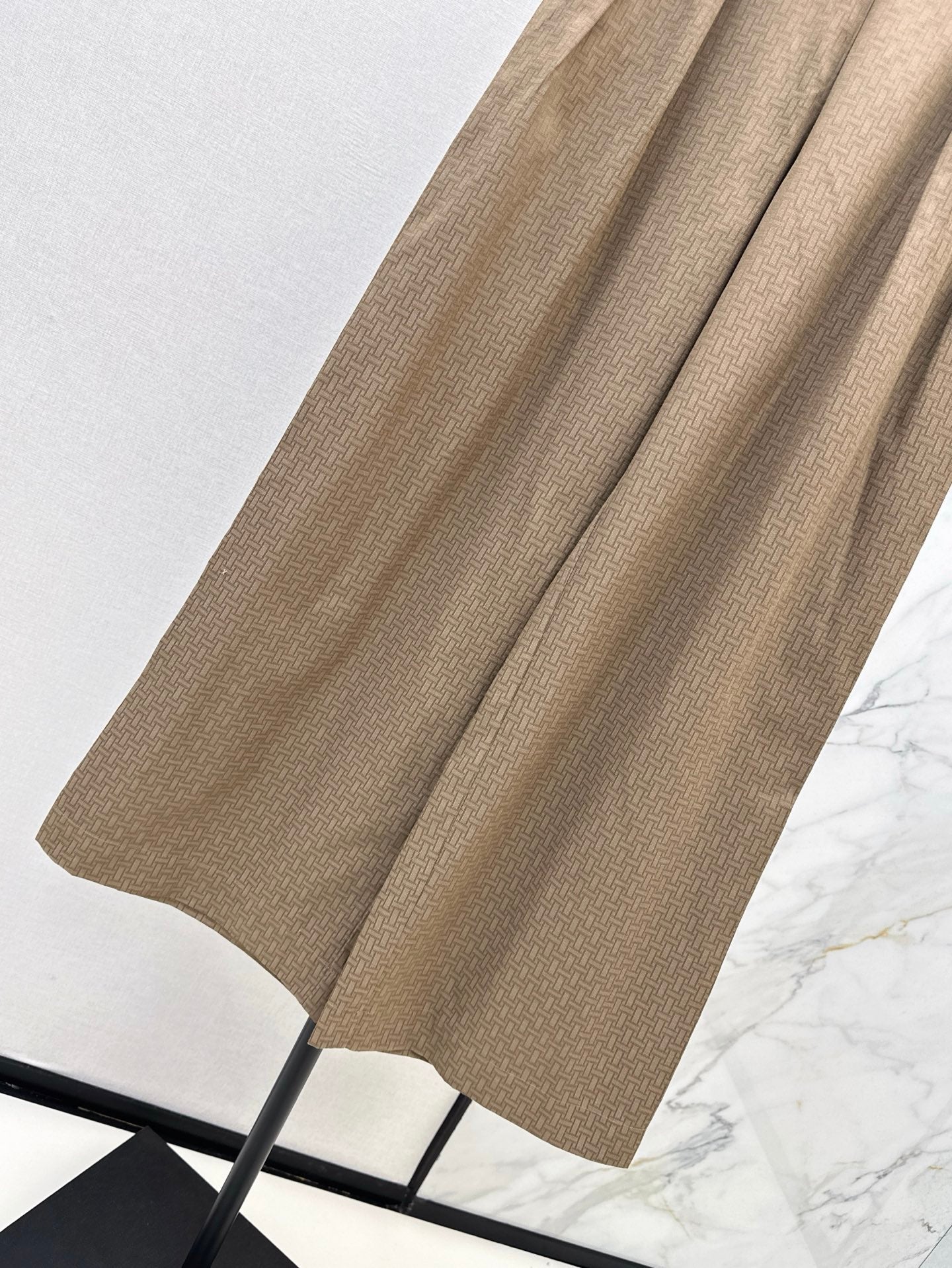 Herm* 25ss printed pleated trousers