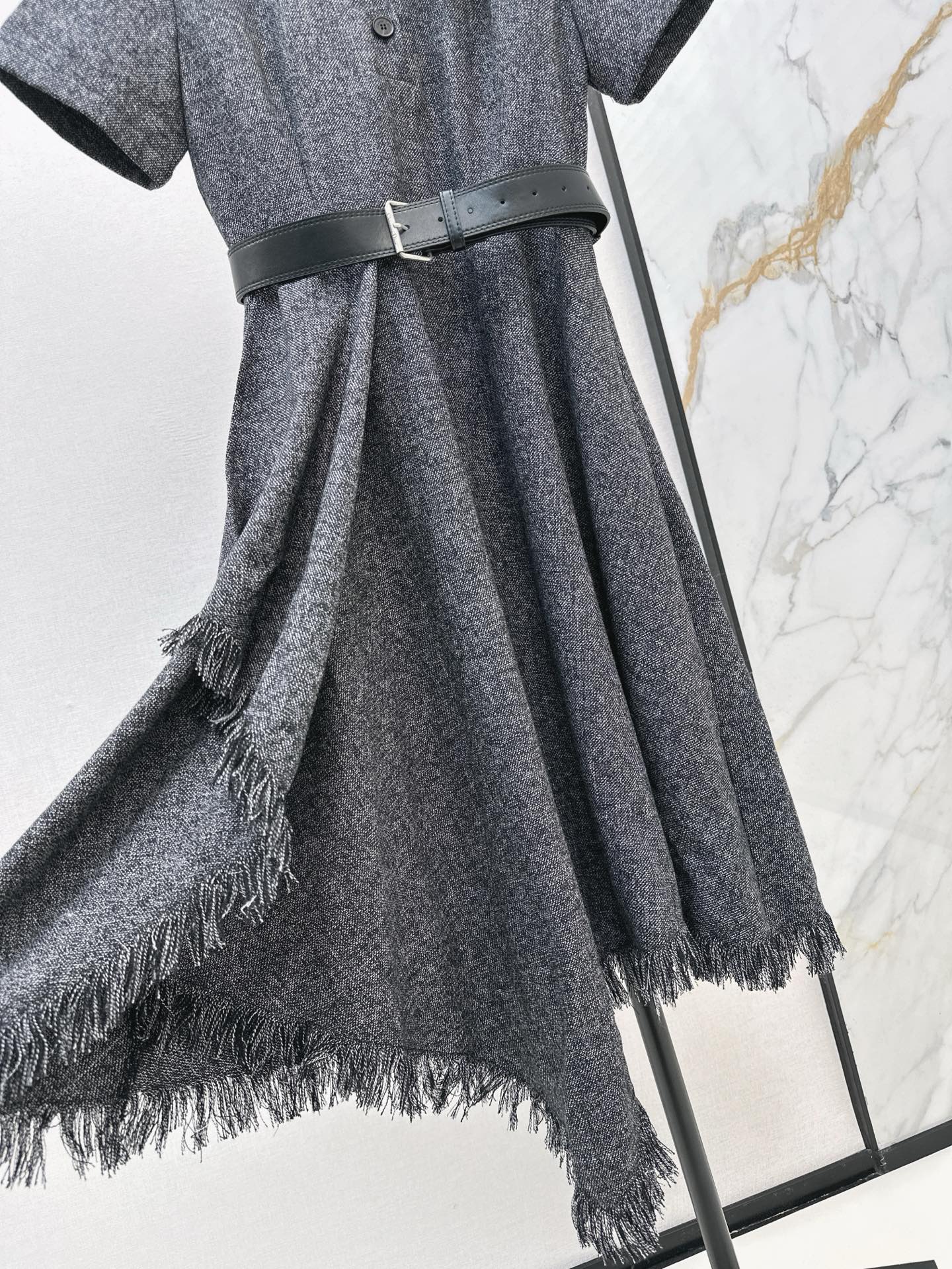 D*r 25ss irregular hem belted dress