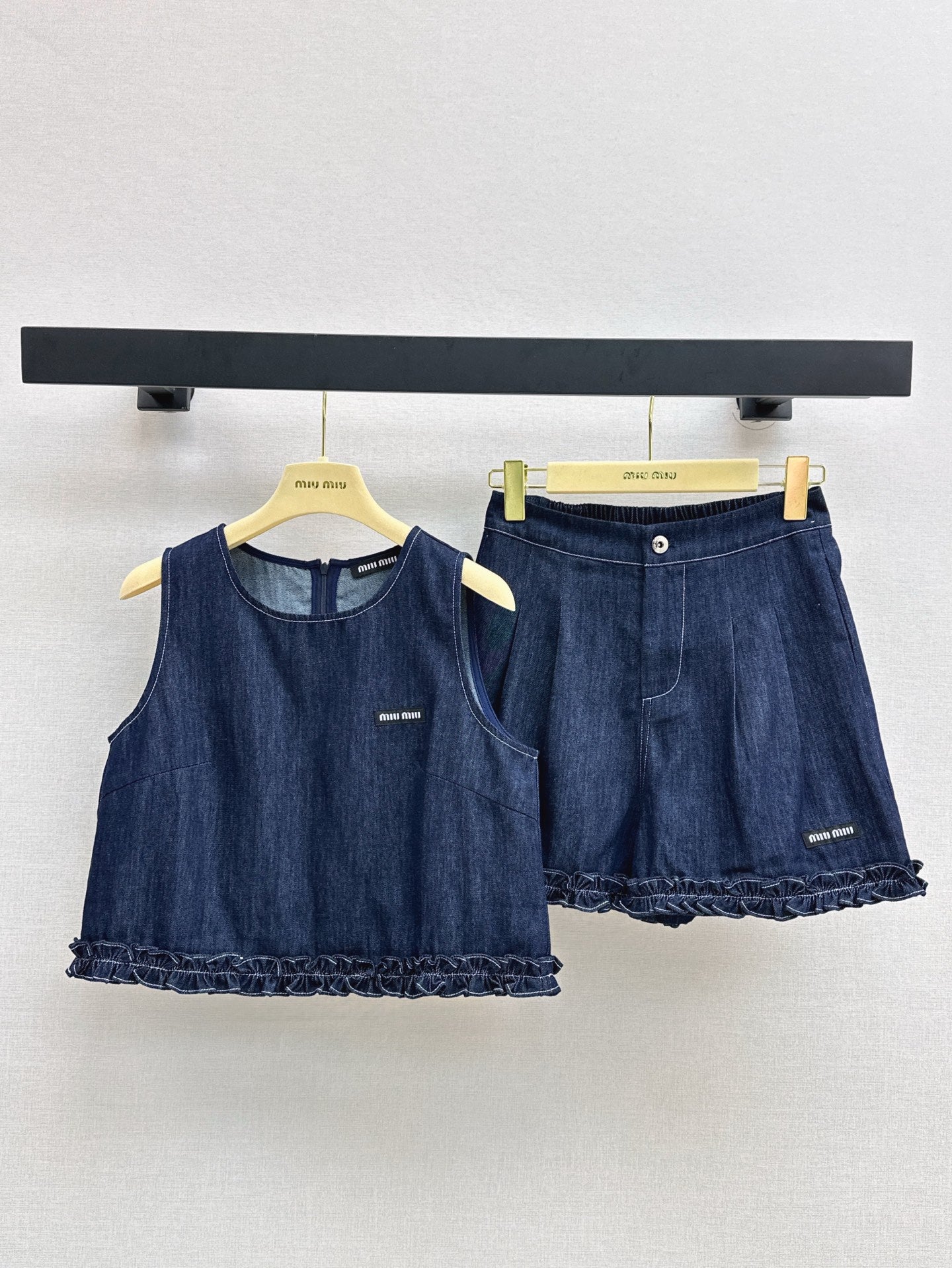 M*u 25ss patch logo denim suit