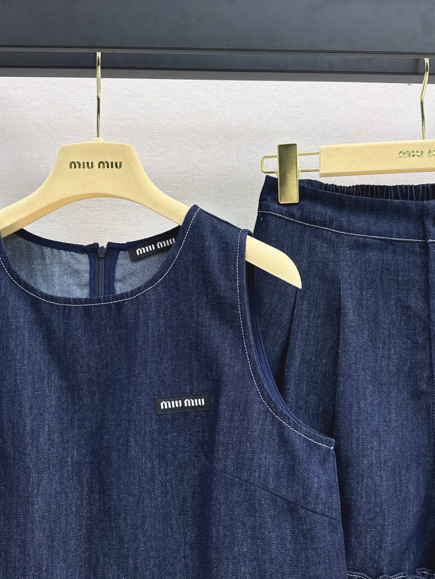 M*u 25ss patch logo denim suit