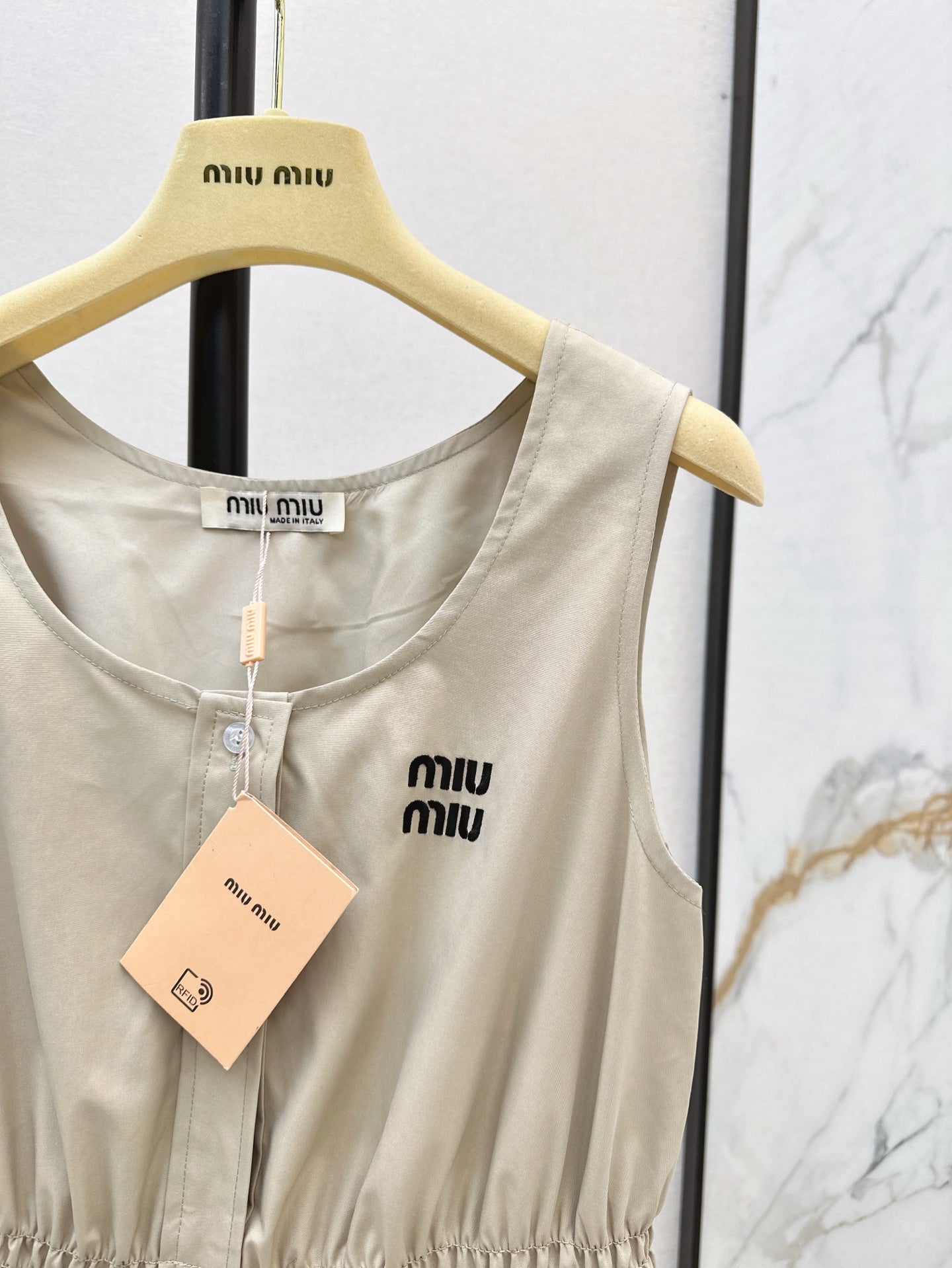 M*u 25ss  buttons sleeveless dress