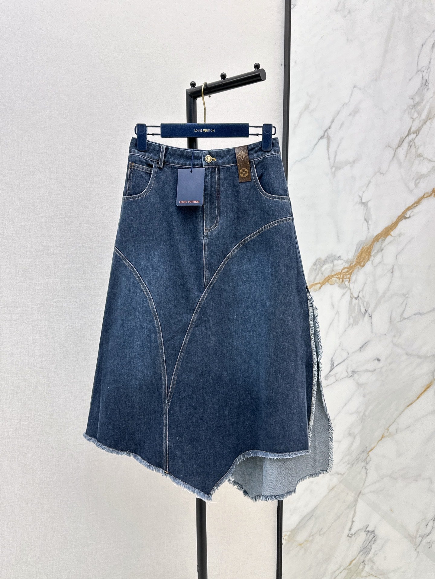 Loui* 25ss split denim skirt