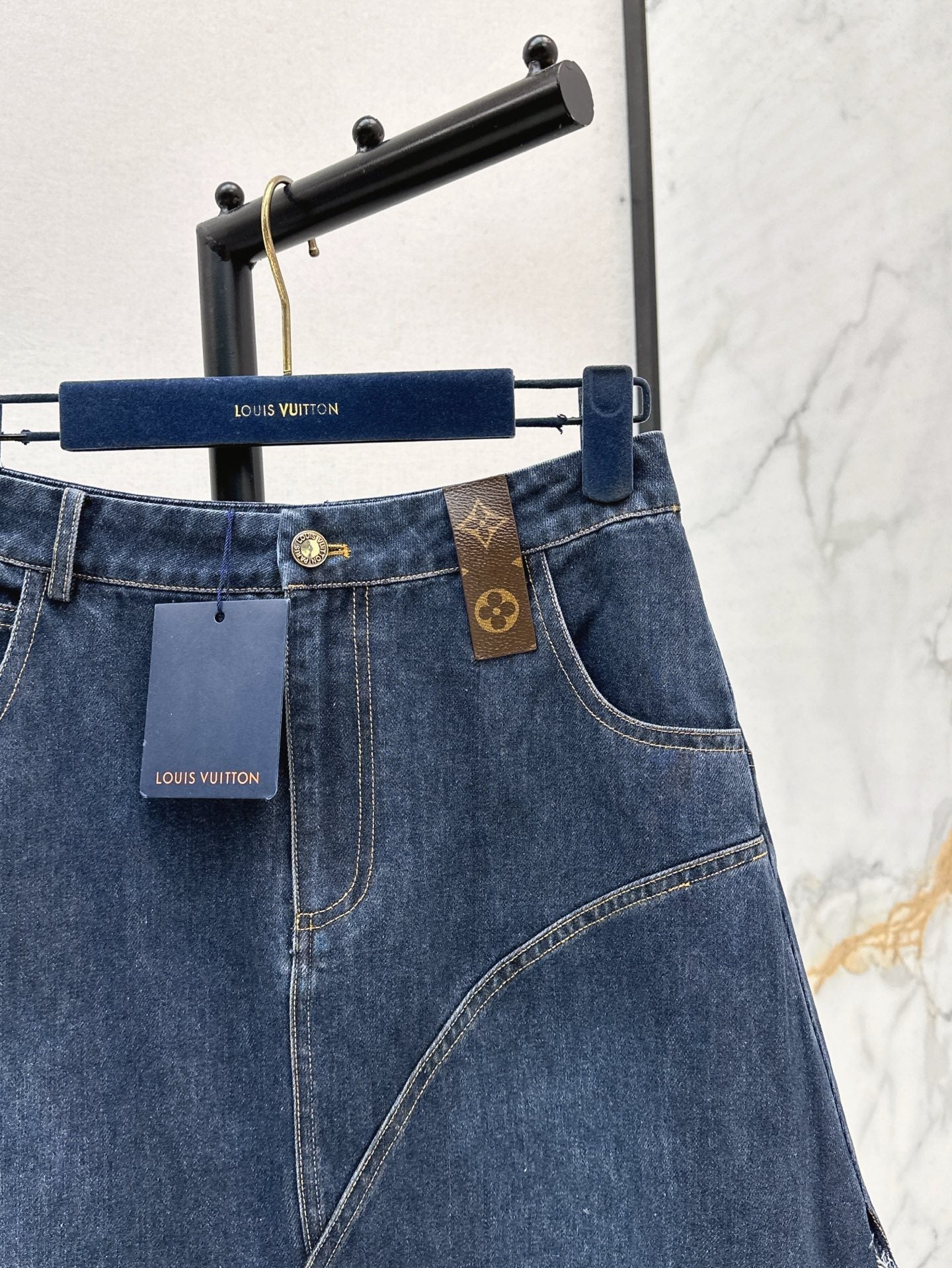 Loui* 25ss split denim skirt