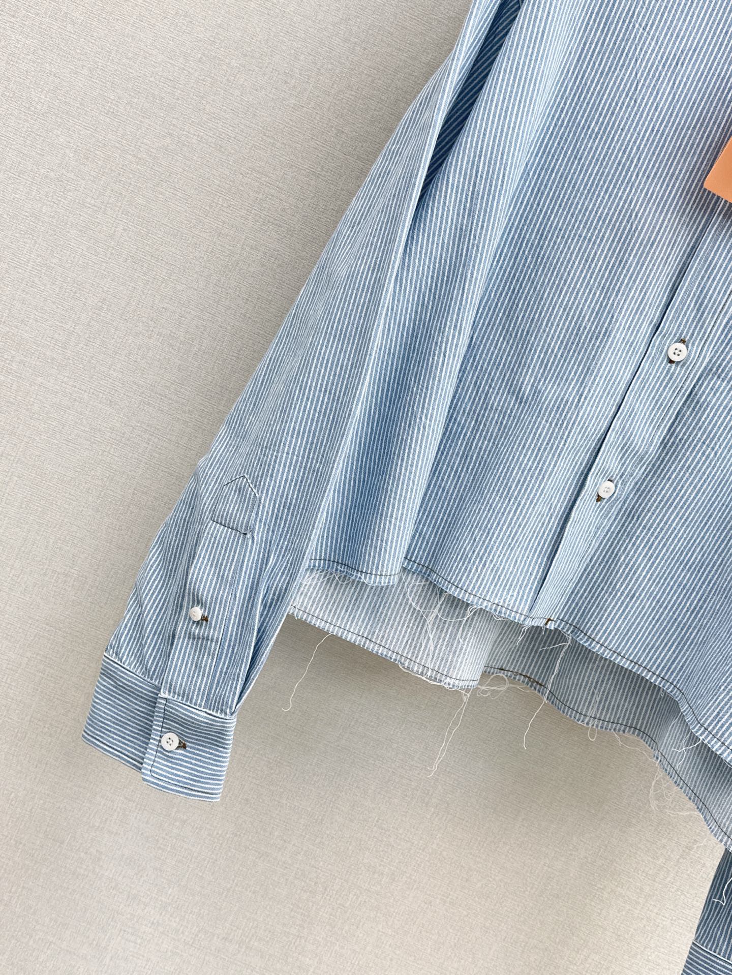 M*u 25ss raw edge cropped denim shirt