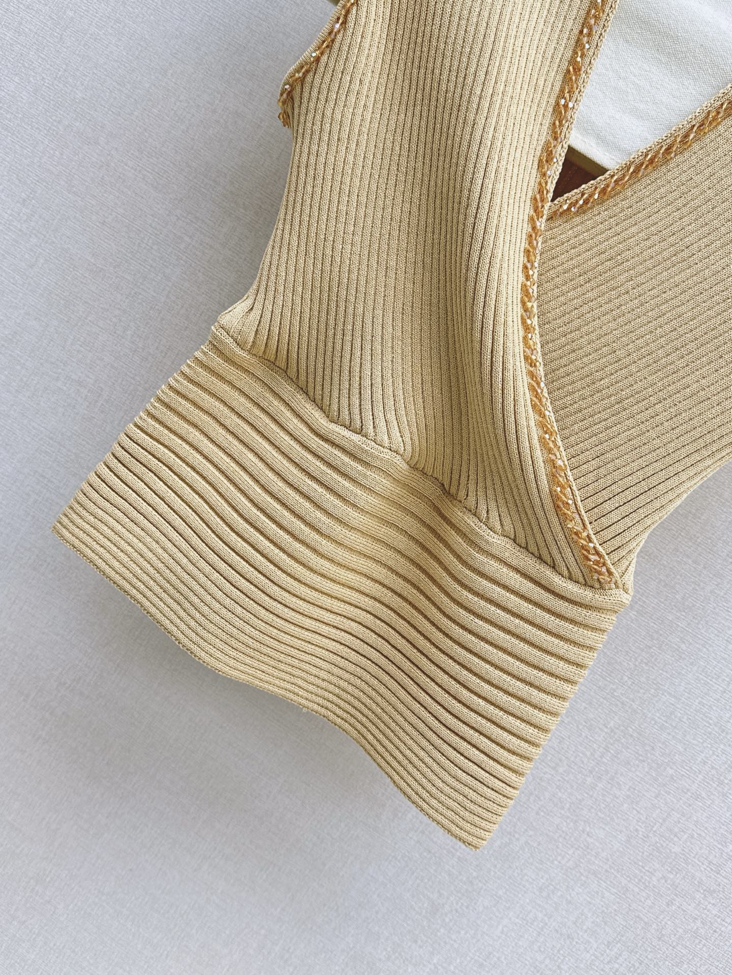 Balm* 25ss beaded sleeveless knitted top