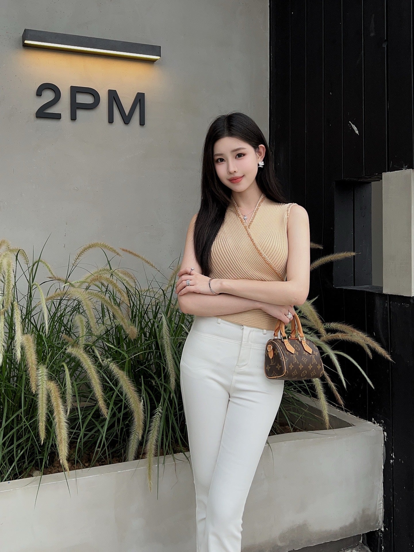 Balm* 25ss beaded sleeveless knitted top