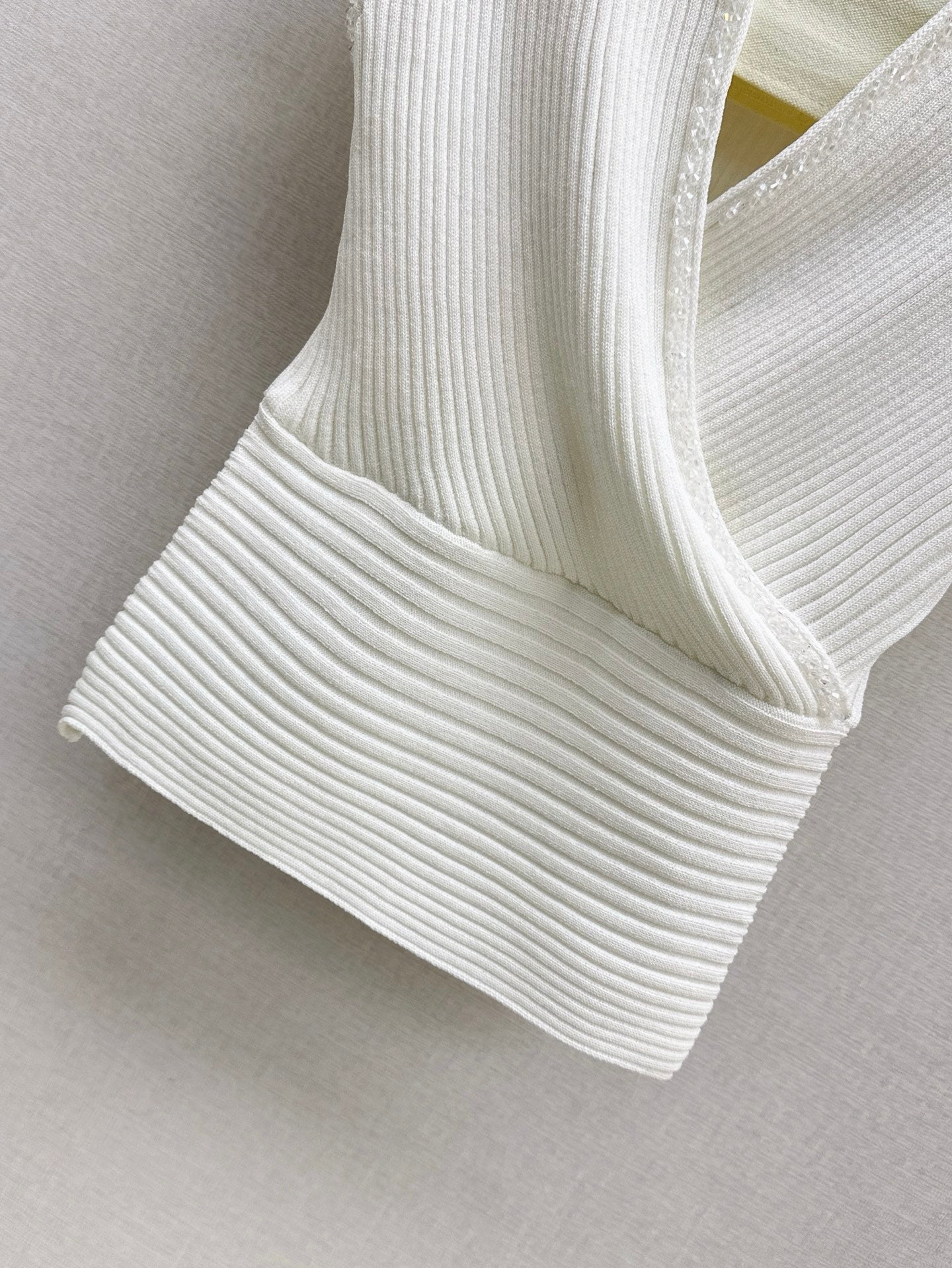 Balm* 25ss beaded sleeveless knitted top