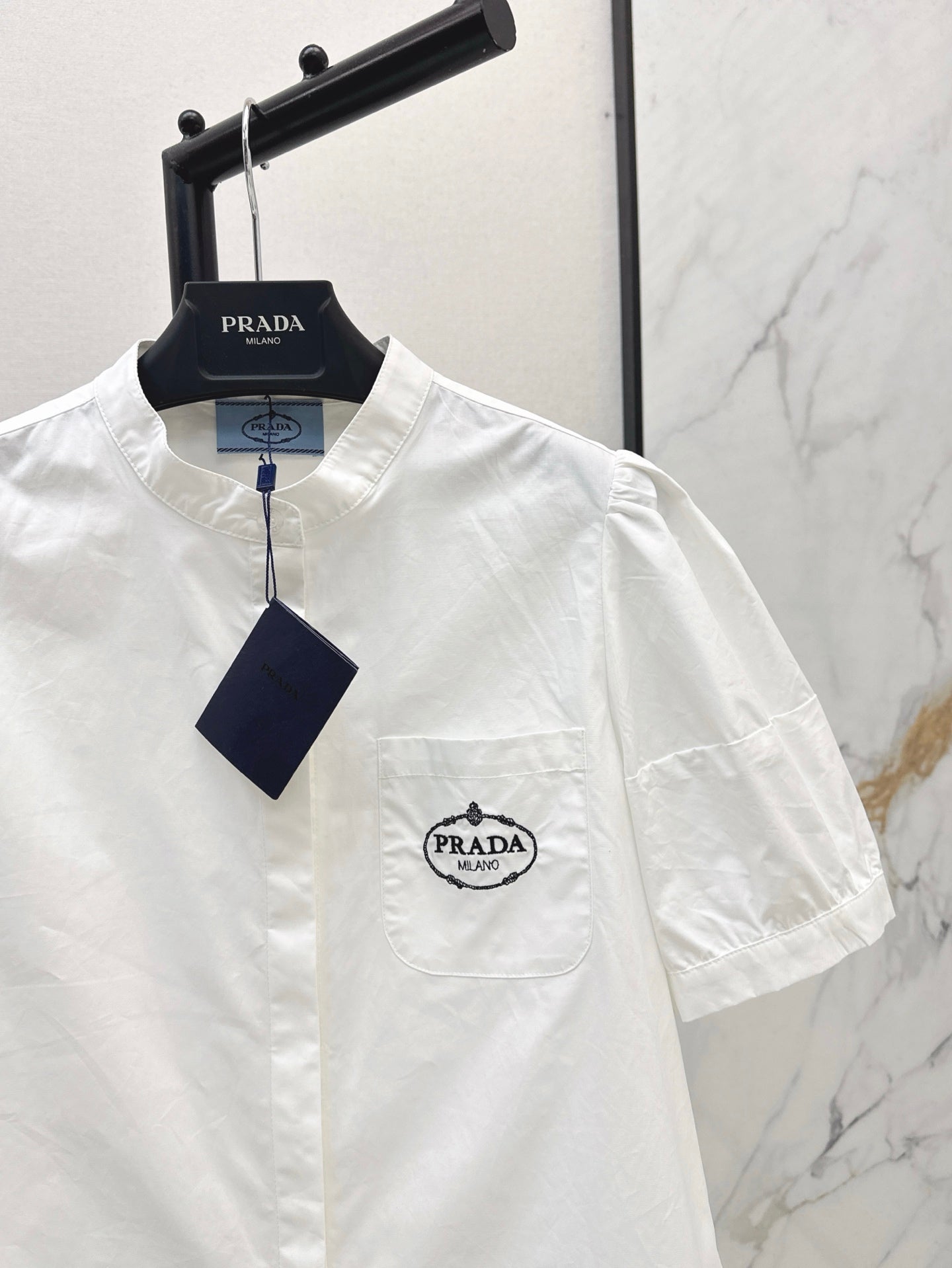 Pra* 25ss embroidered crop shirt