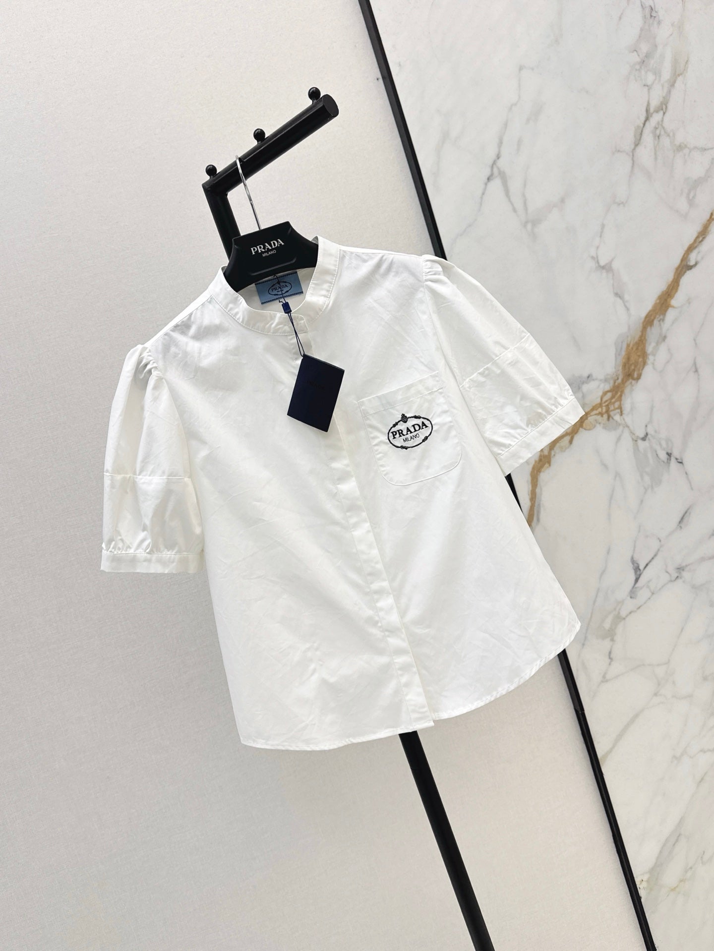 Pra* 25ss embroidered crop shirt