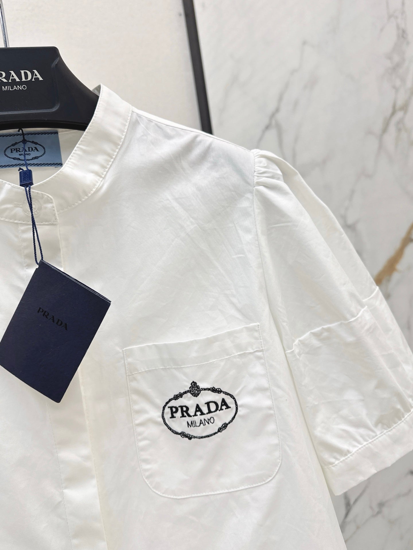 Pra* 25ss embroidered crop shirt