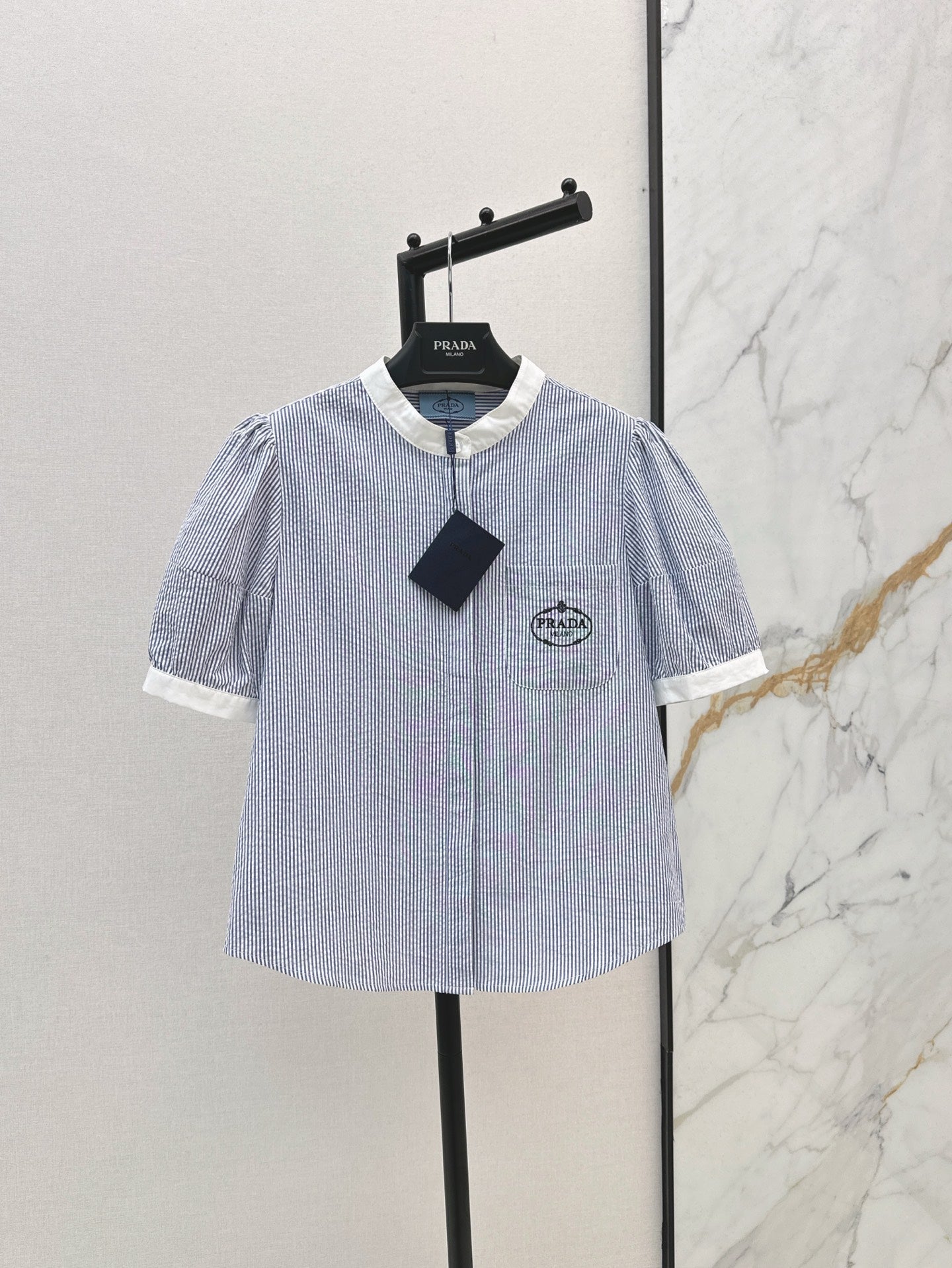 Pra* 25ss embroidered crop shirt