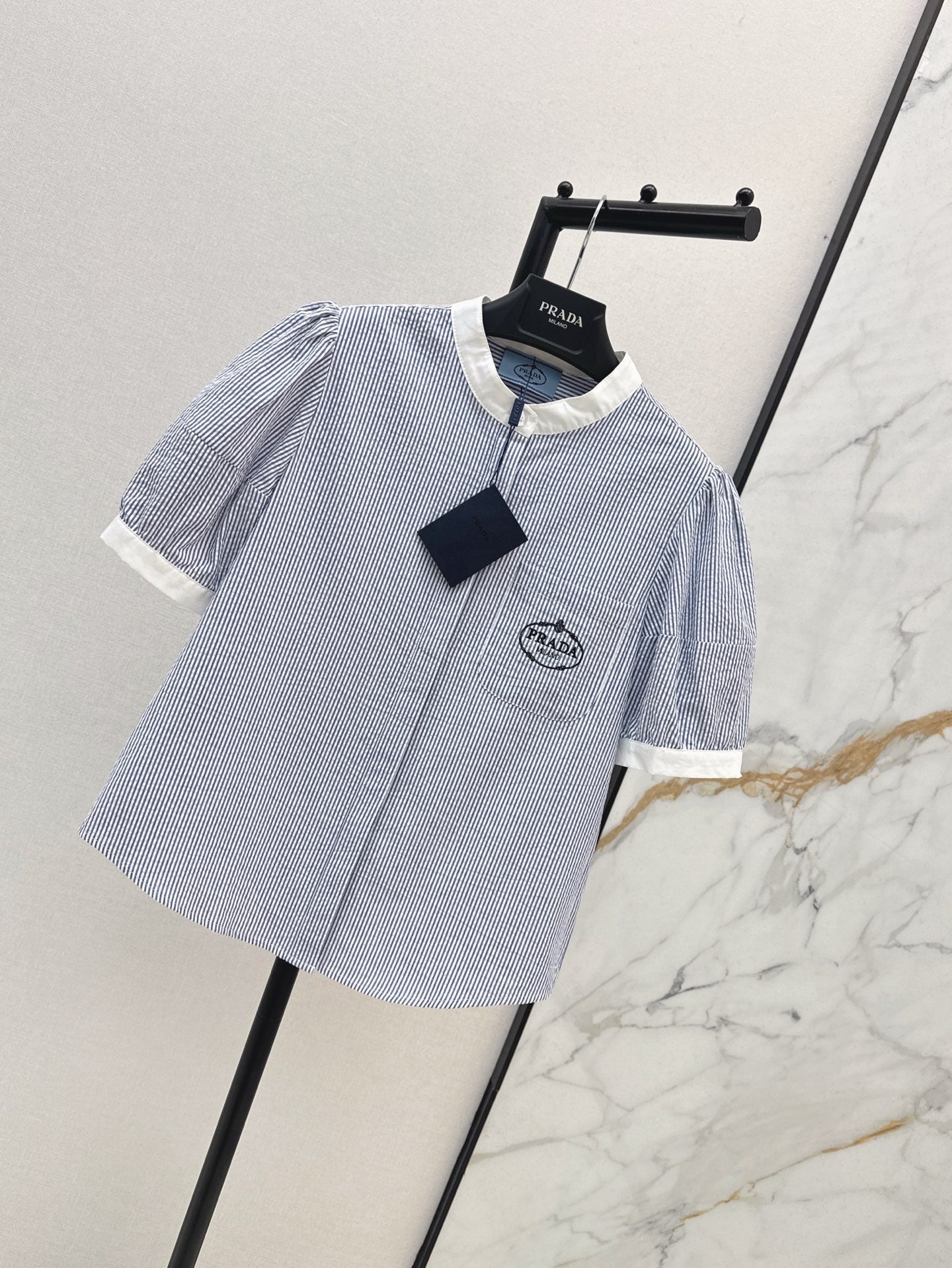 Pra* 25ss embroidered crop shirt