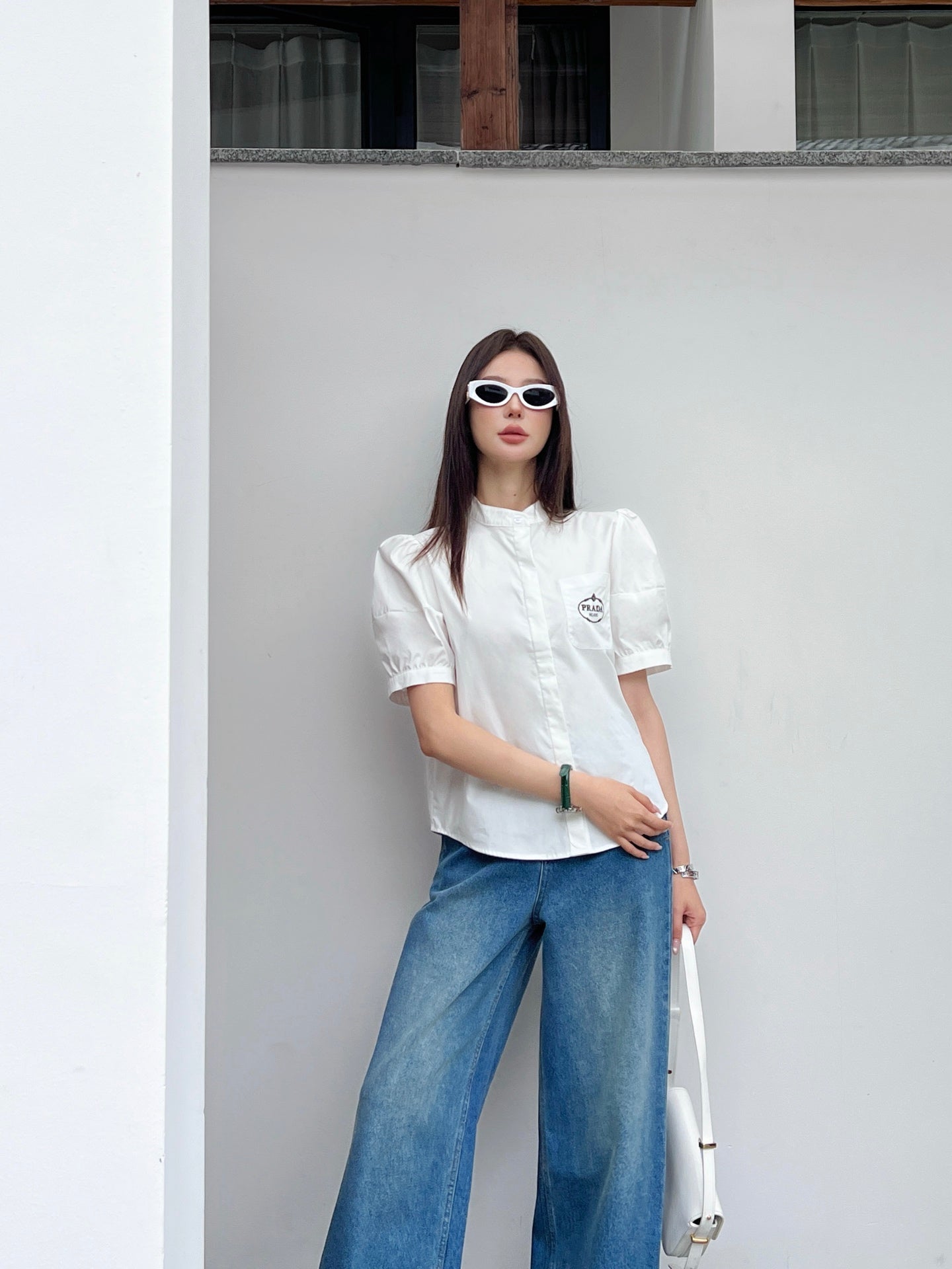 Pra* 25ss embroidered crop shirt