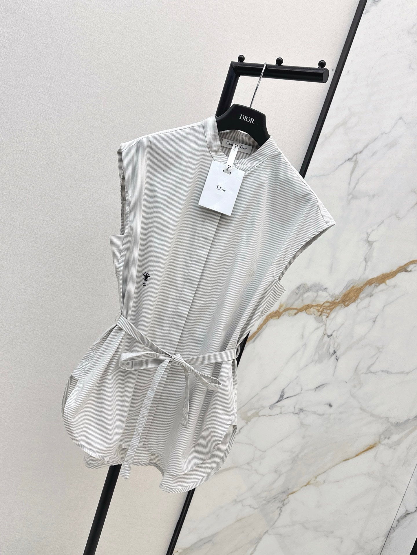 D*r 25ss sleeveless tied poplin blouse