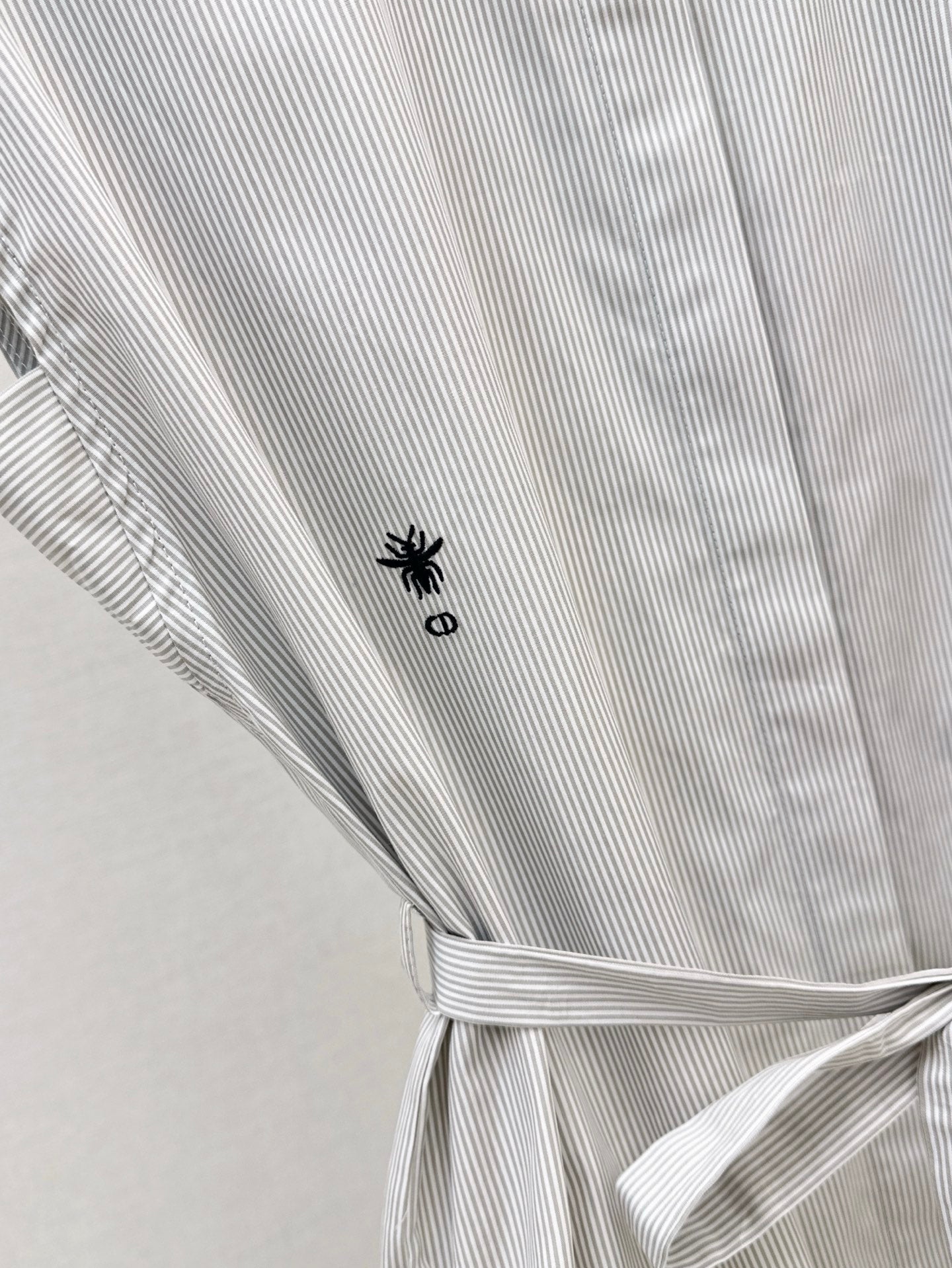 D*r 25ss sleeveless tied poplin blouse