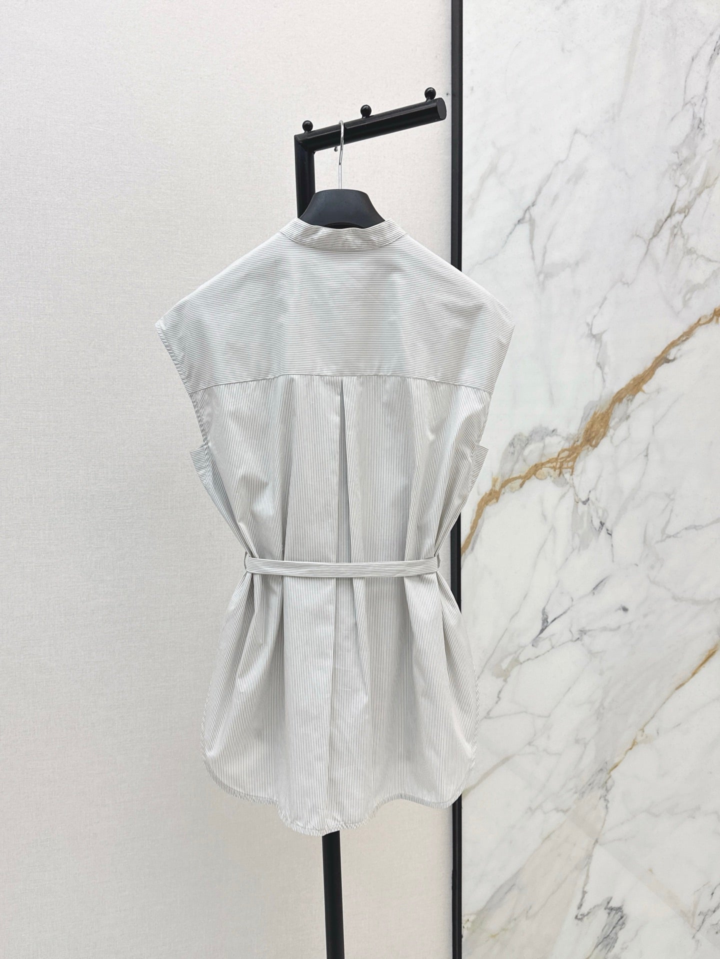 D*r 25ss sleeveless tied poplin blouse